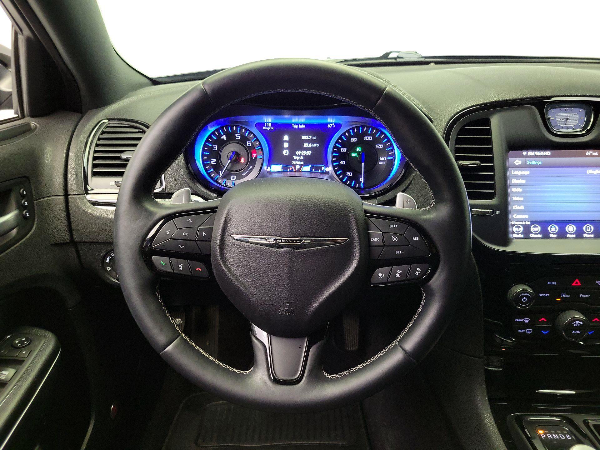 Thumbnail: 2018 Chrysler 300 - 10