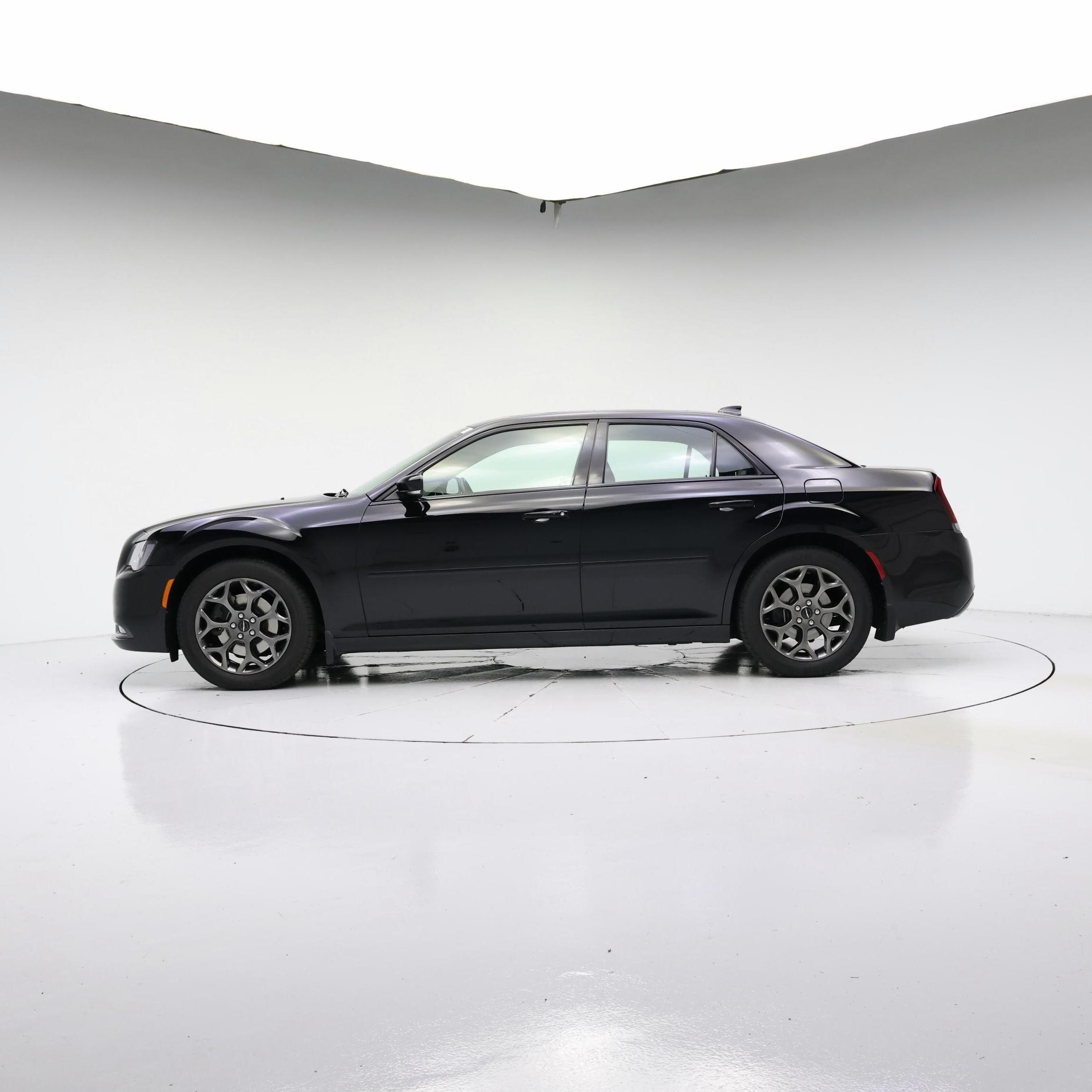 Thumbnail: 2018 Chrysler 300 - 3
