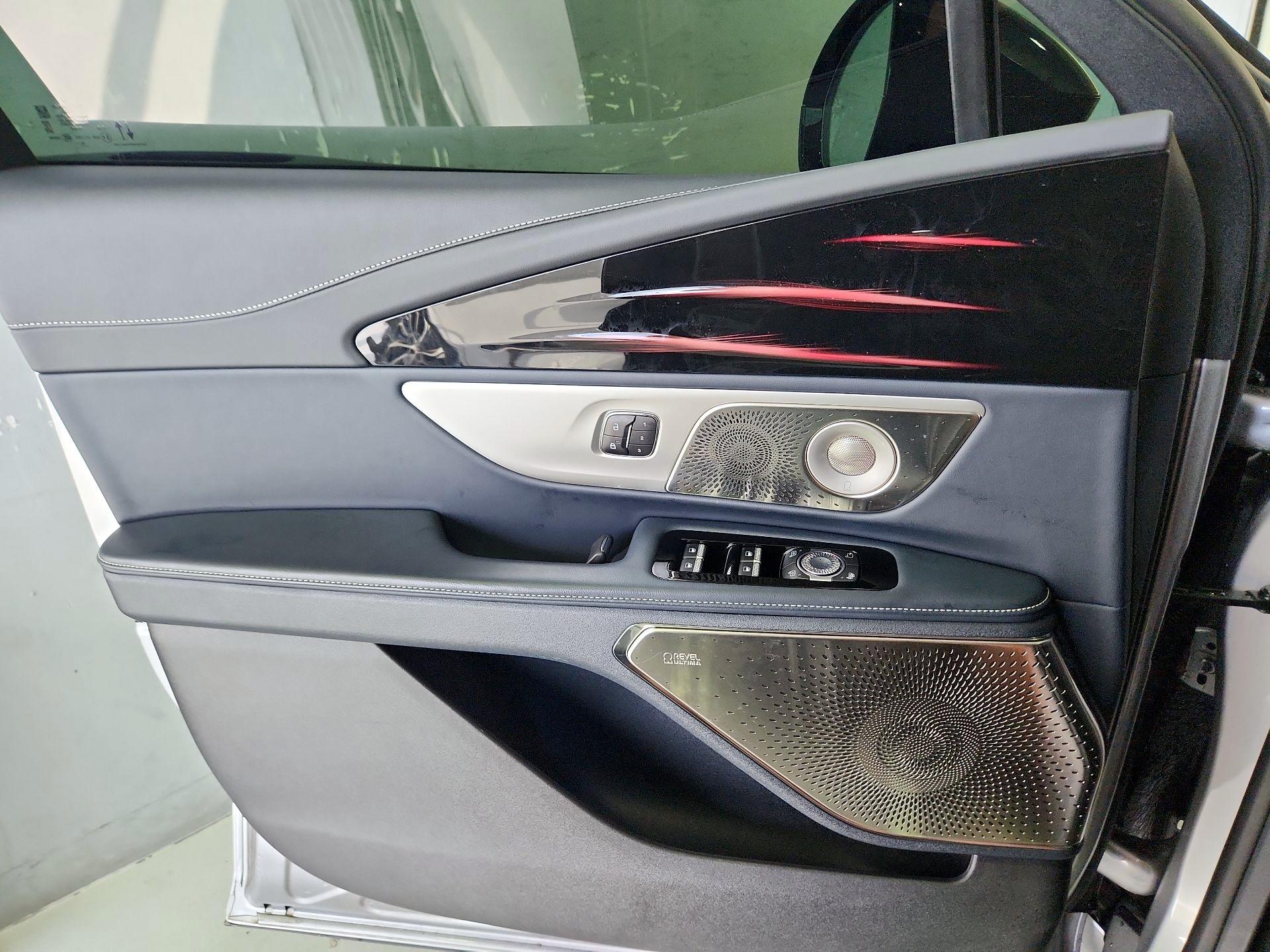 Thumbnail: 2025 Lincoln Nautilus - 12