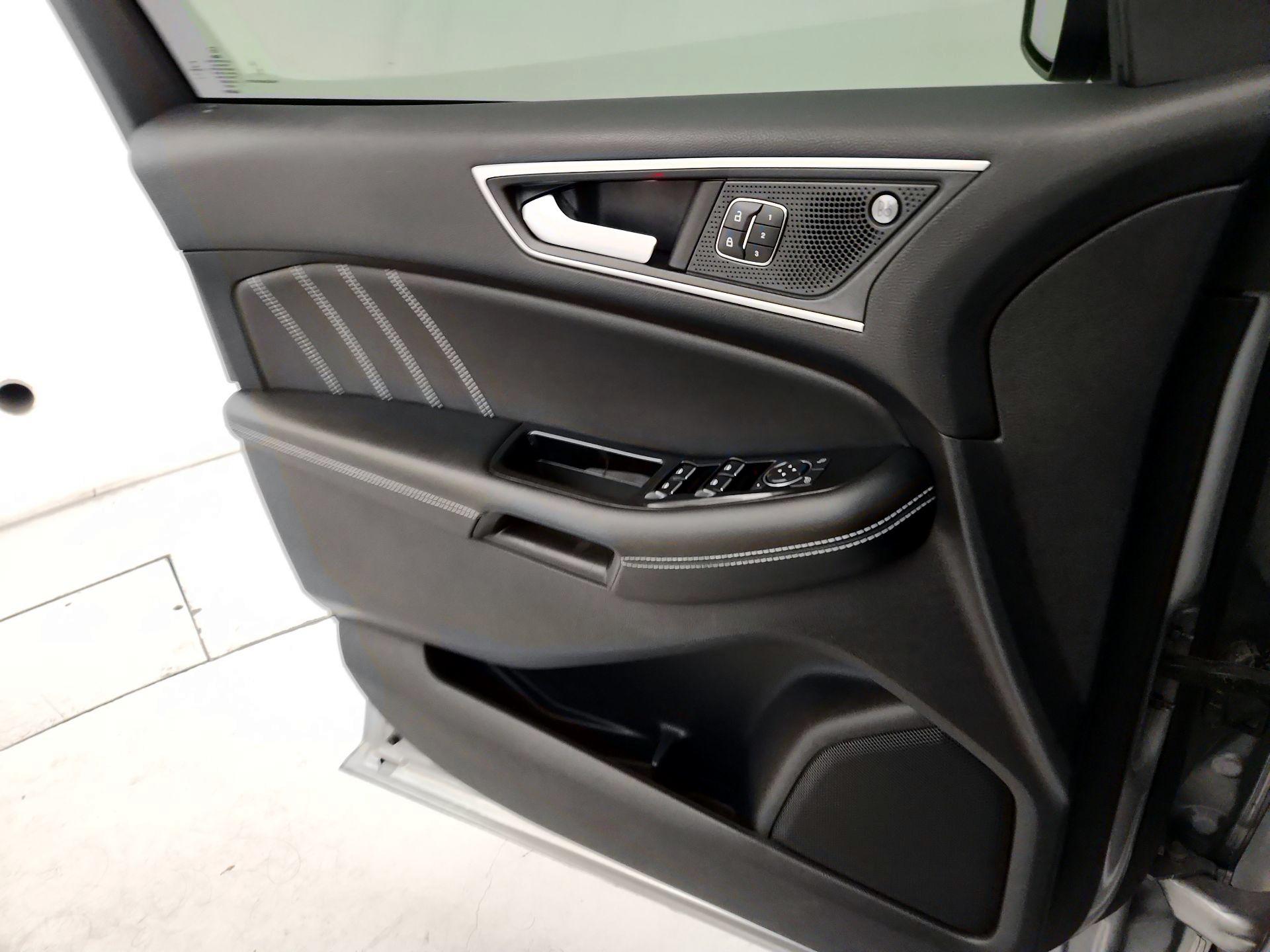 Thumbnail: 2020 Ford Edge - 12