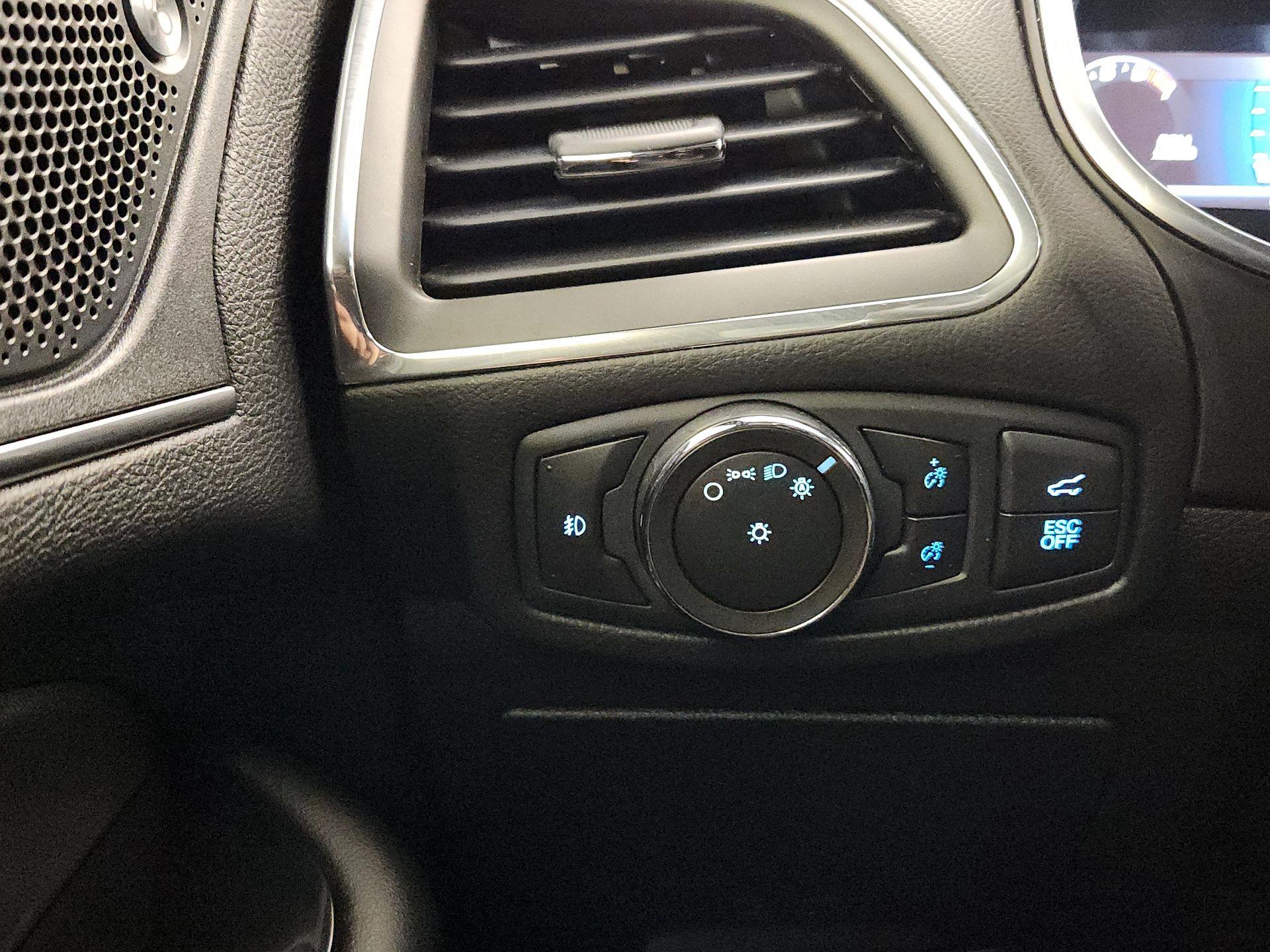 Thumbnail: 2020 Ford Edge - 13