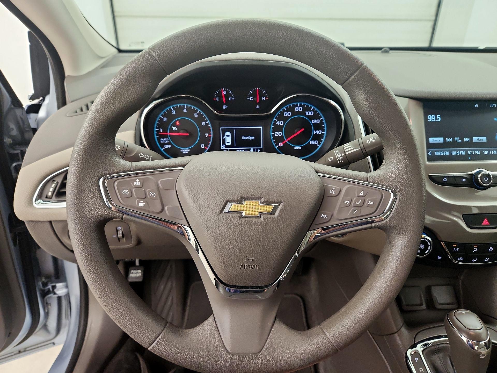 Thumbnail: 2017 Chevrolet Cruze - 10