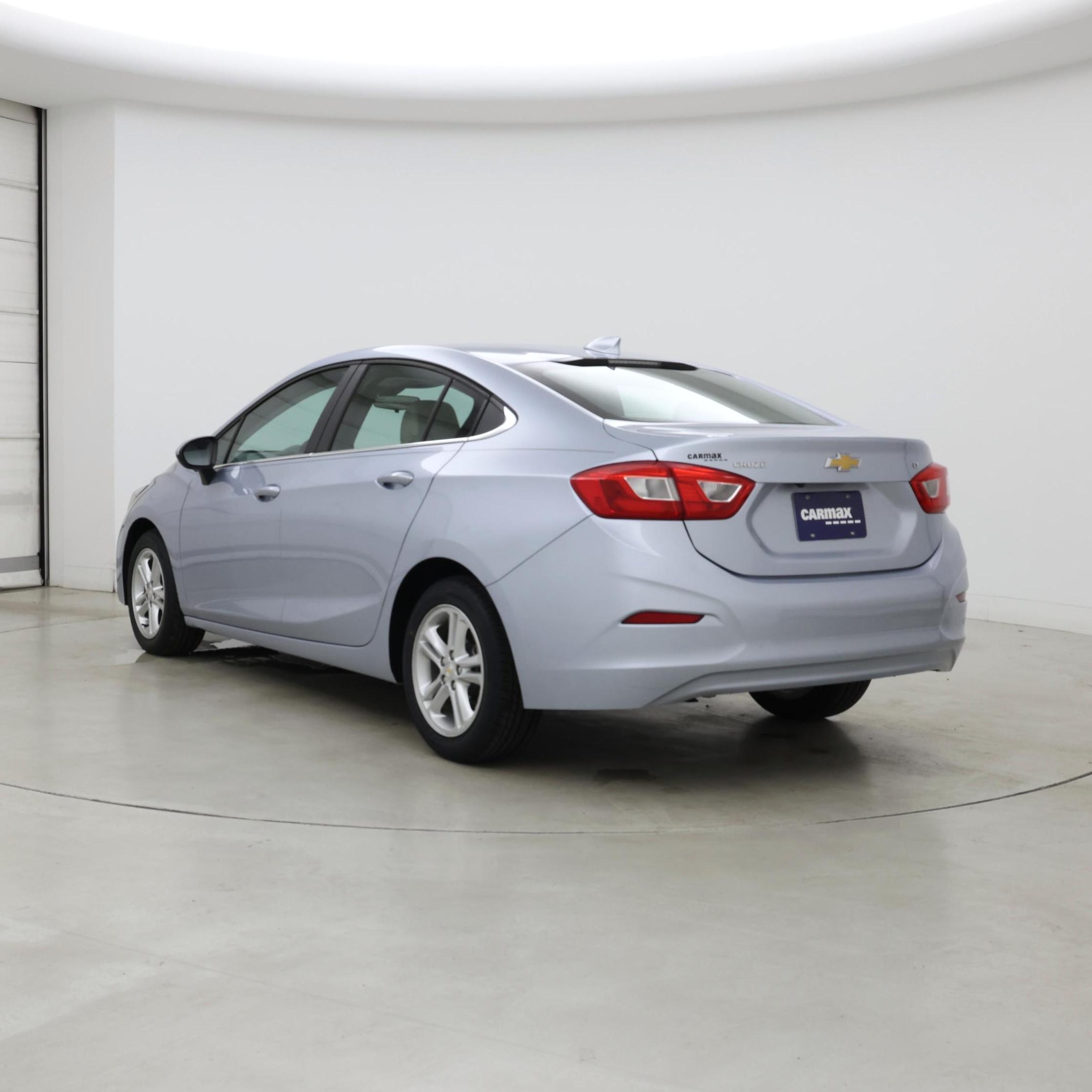 Thumbnail: 2017 Chevrolet Cruze - 2