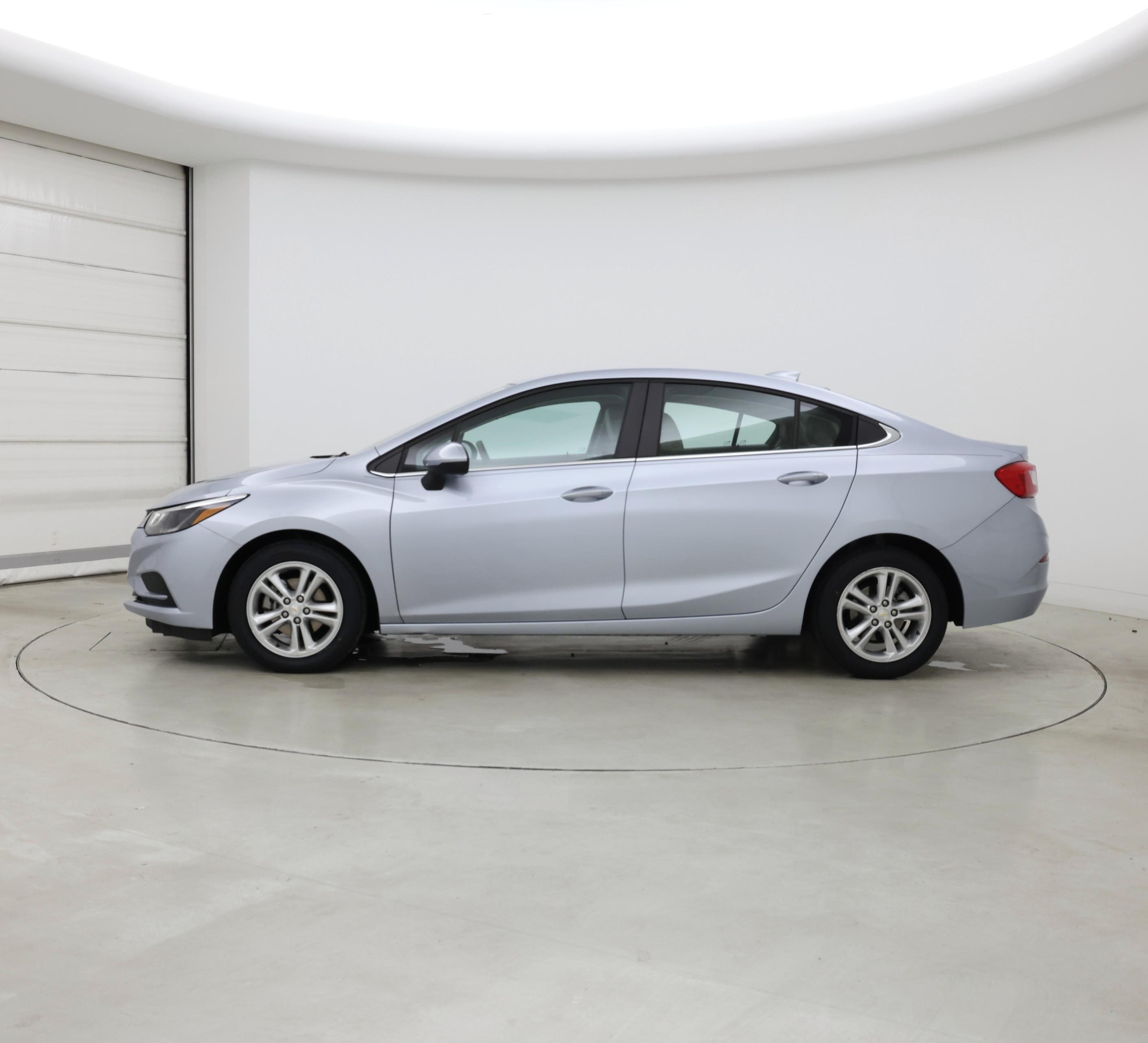 Thumbnail: 2017 Chevrolet Cruze - 3