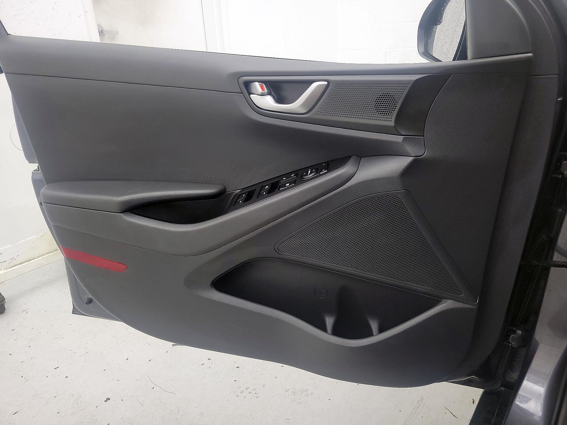 Thumbnail: 2019 Hyundai Ioniq - 12