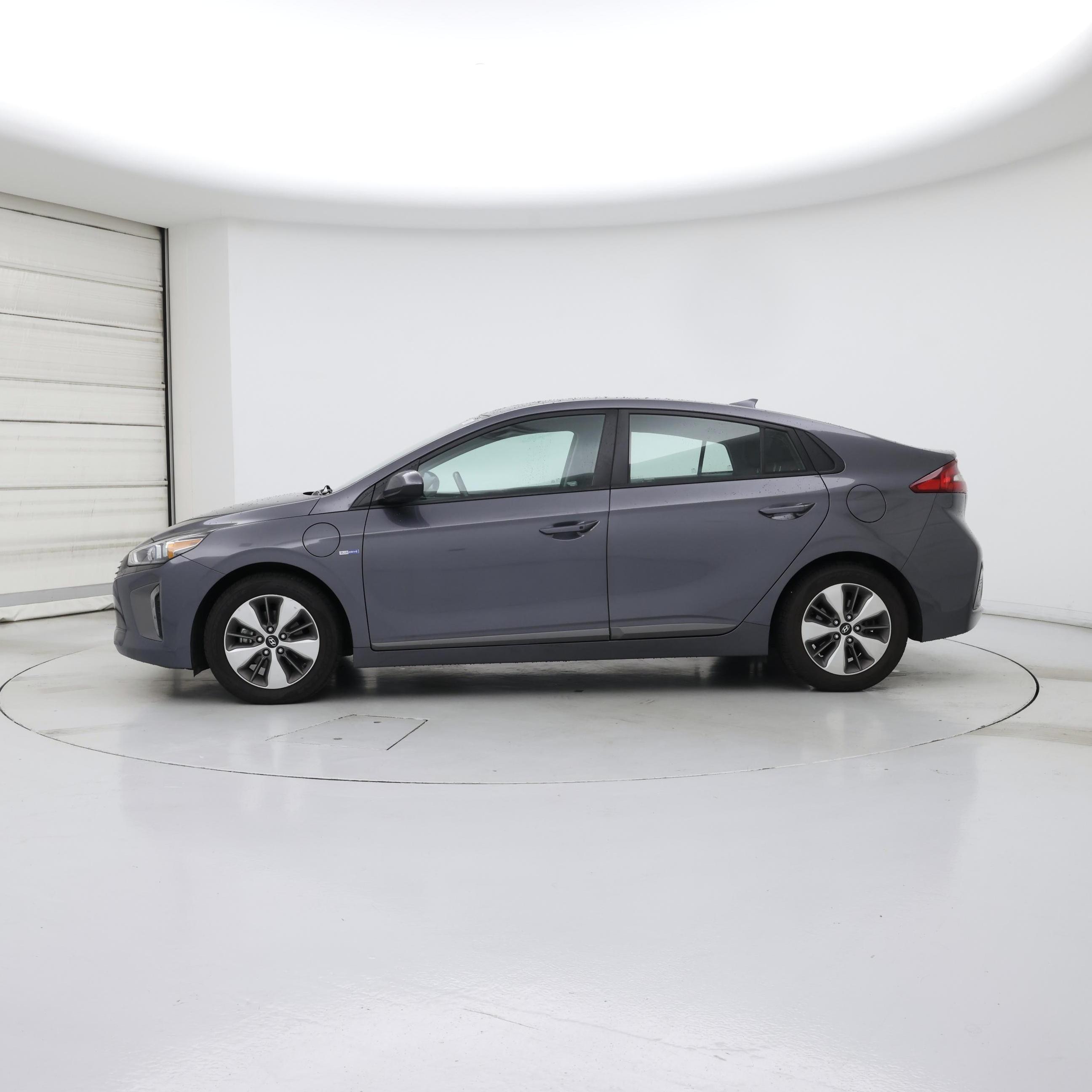 Thumbnail: 2019 Hyundai Ioniq - 3
