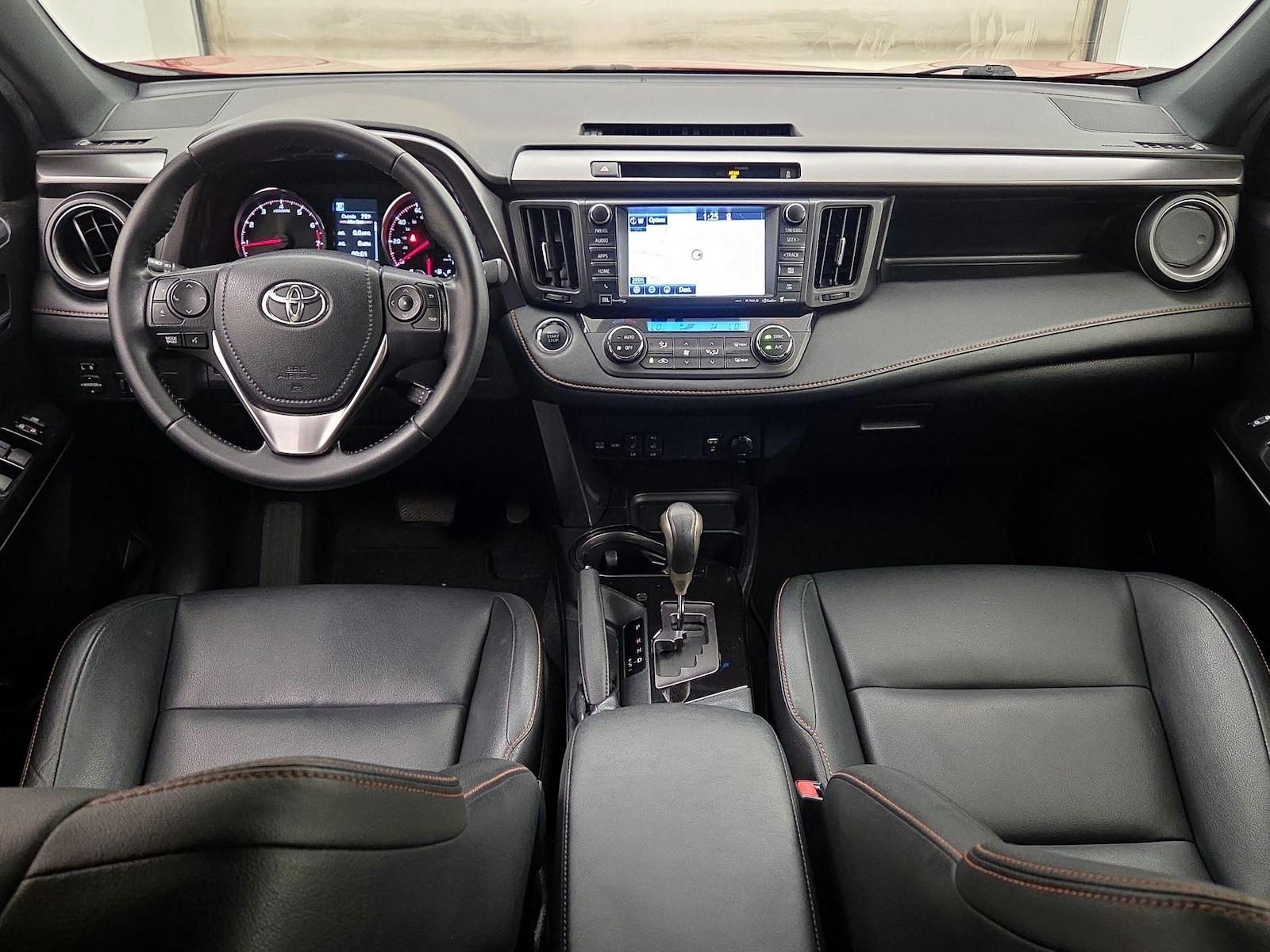 2016 Toyota RAV4 SE - Photo 10