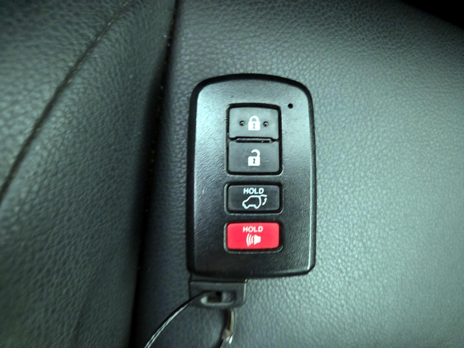 2016 Toyota RAV4 SE - Photo 25