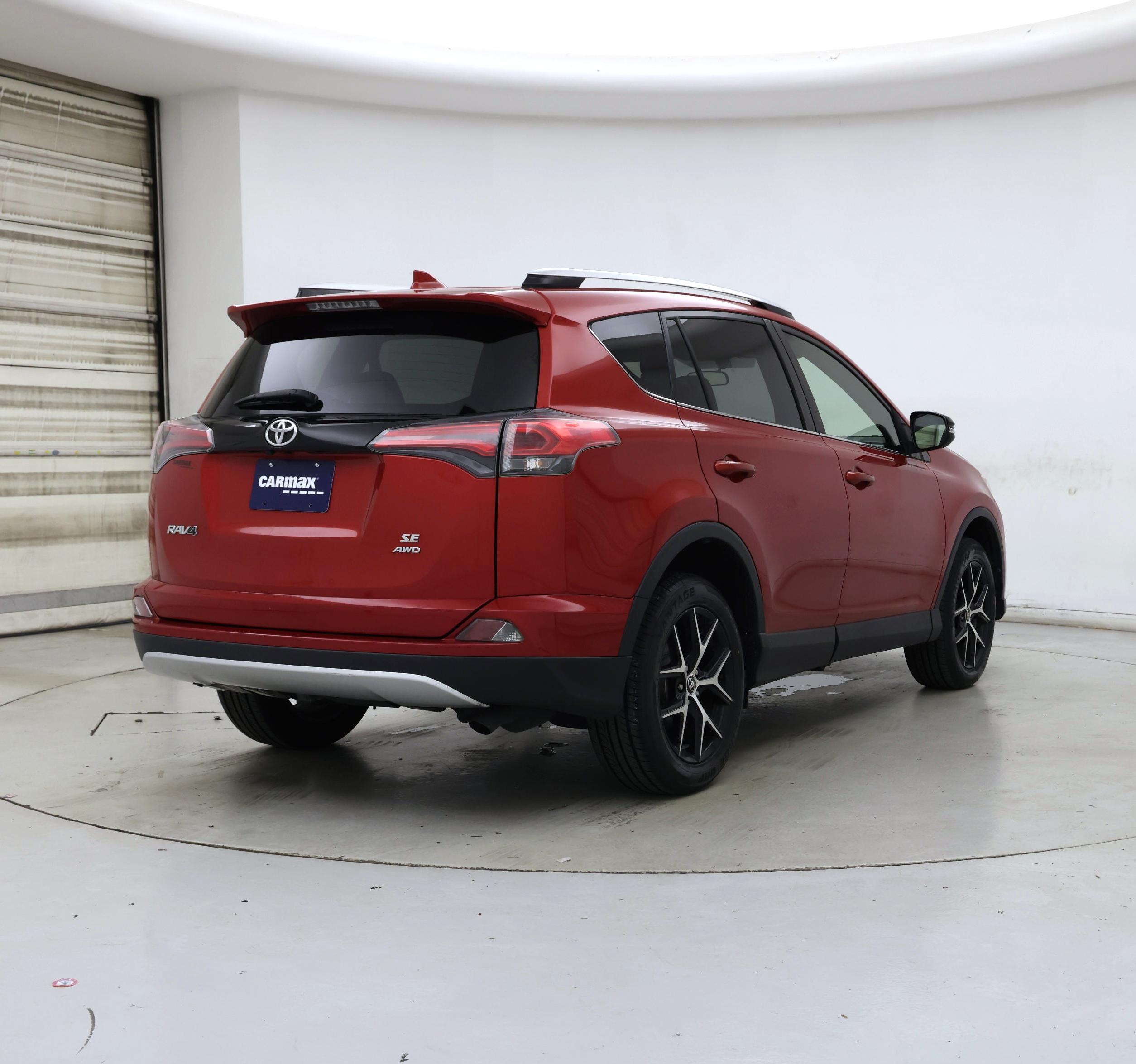 Thumbnail: 2016 Toyota RAV4 - 8
