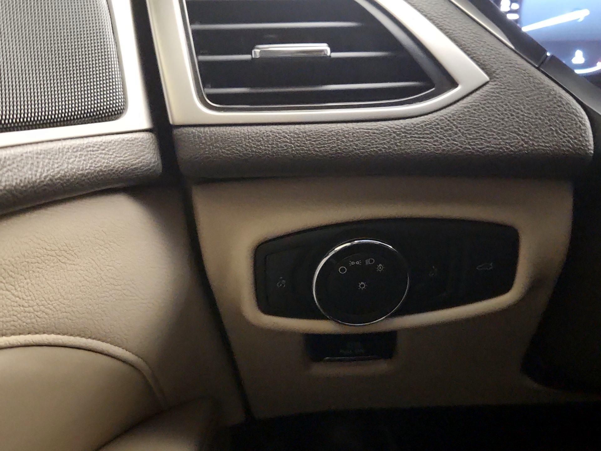 Thumbnail: 2017 Lincoln MKZ - 13