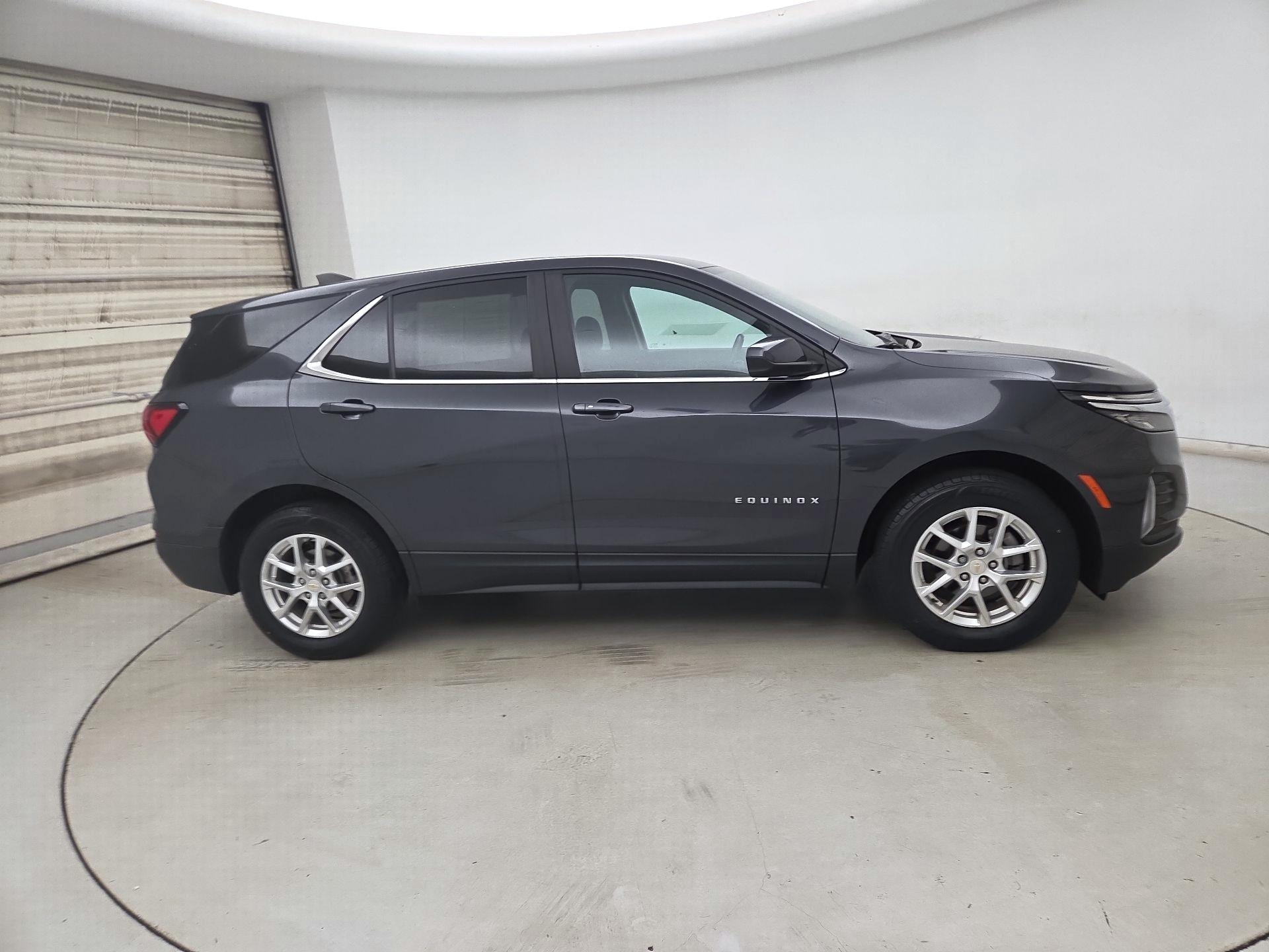 Thumbnail: 2022 Chevrolet Equinox - 4