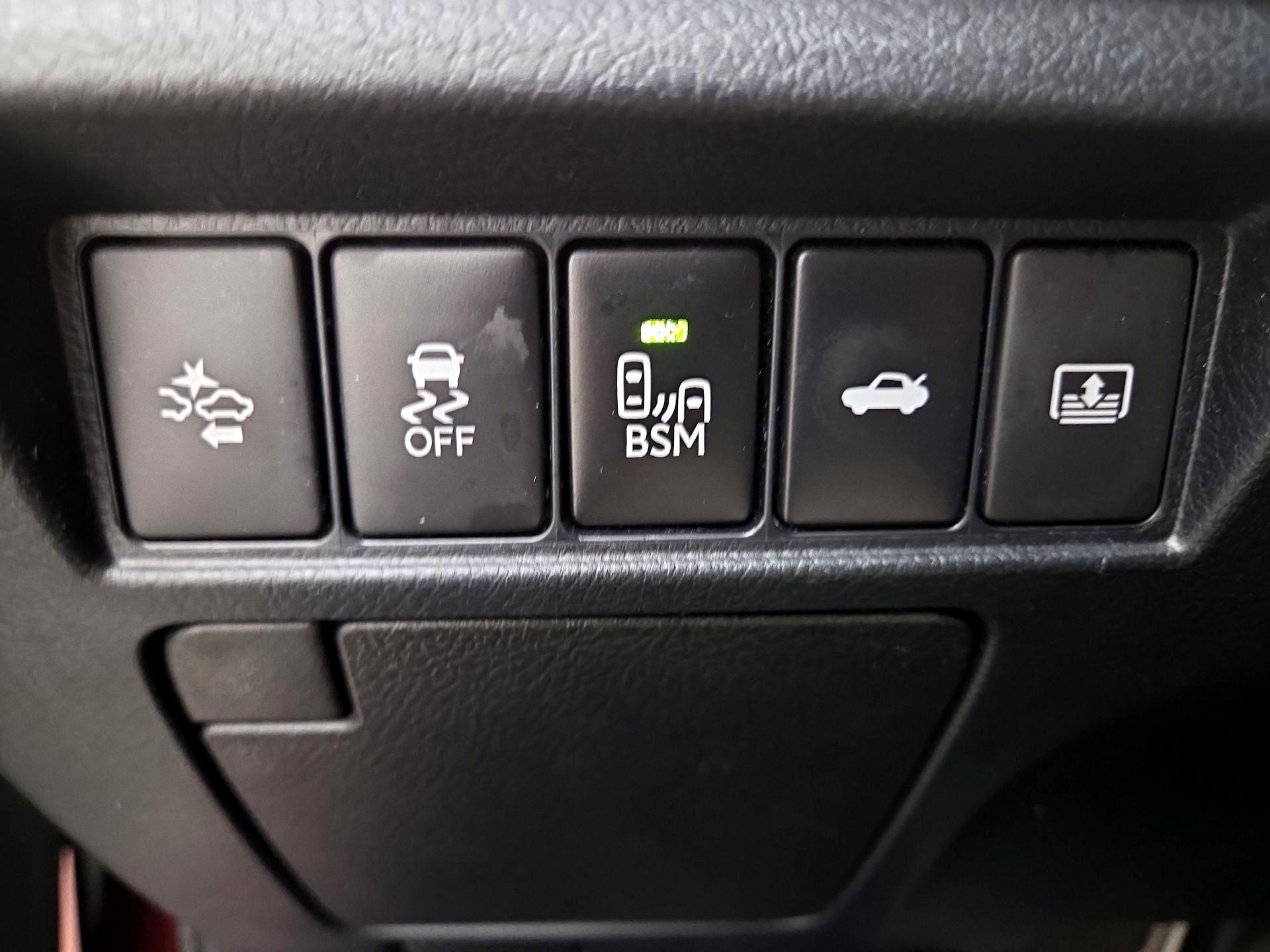 Thumbnail: 2016 Toyota Avalon - 13