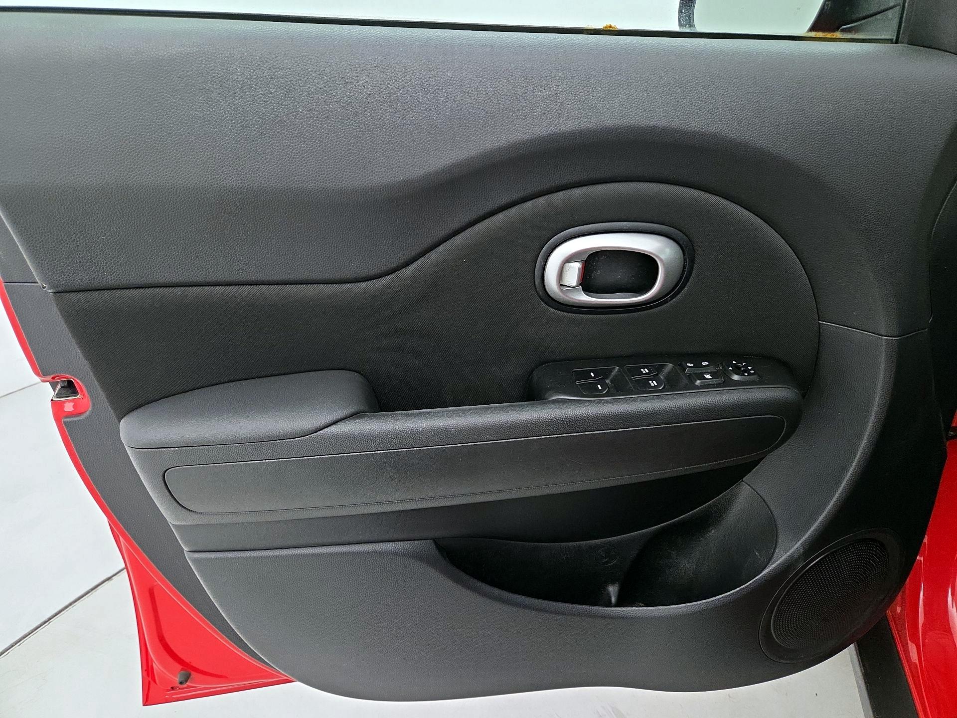 Thumbnail: 2016 Kia Soul - 12