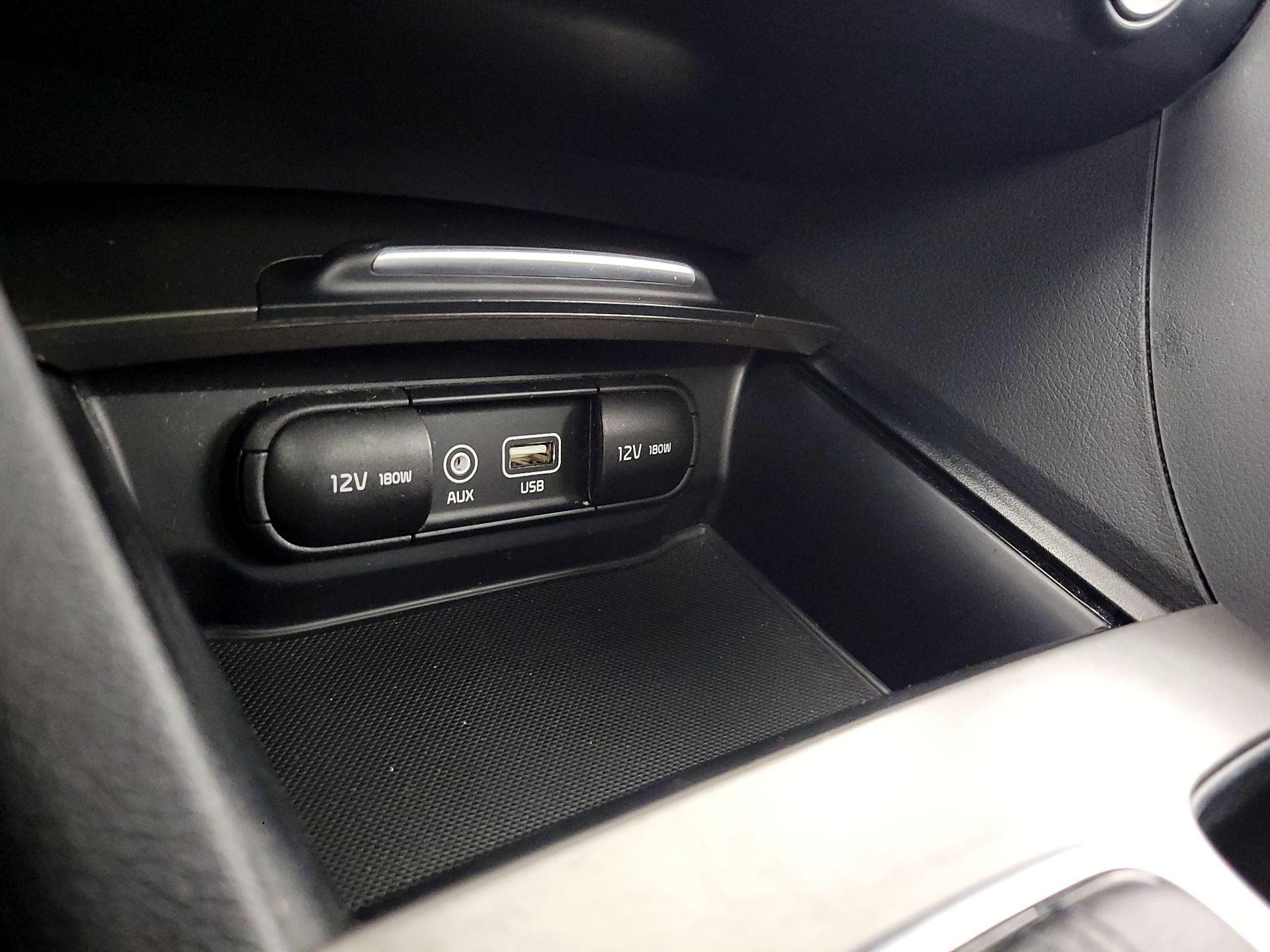 Thumbnail: 2020 Kia Optima - 16