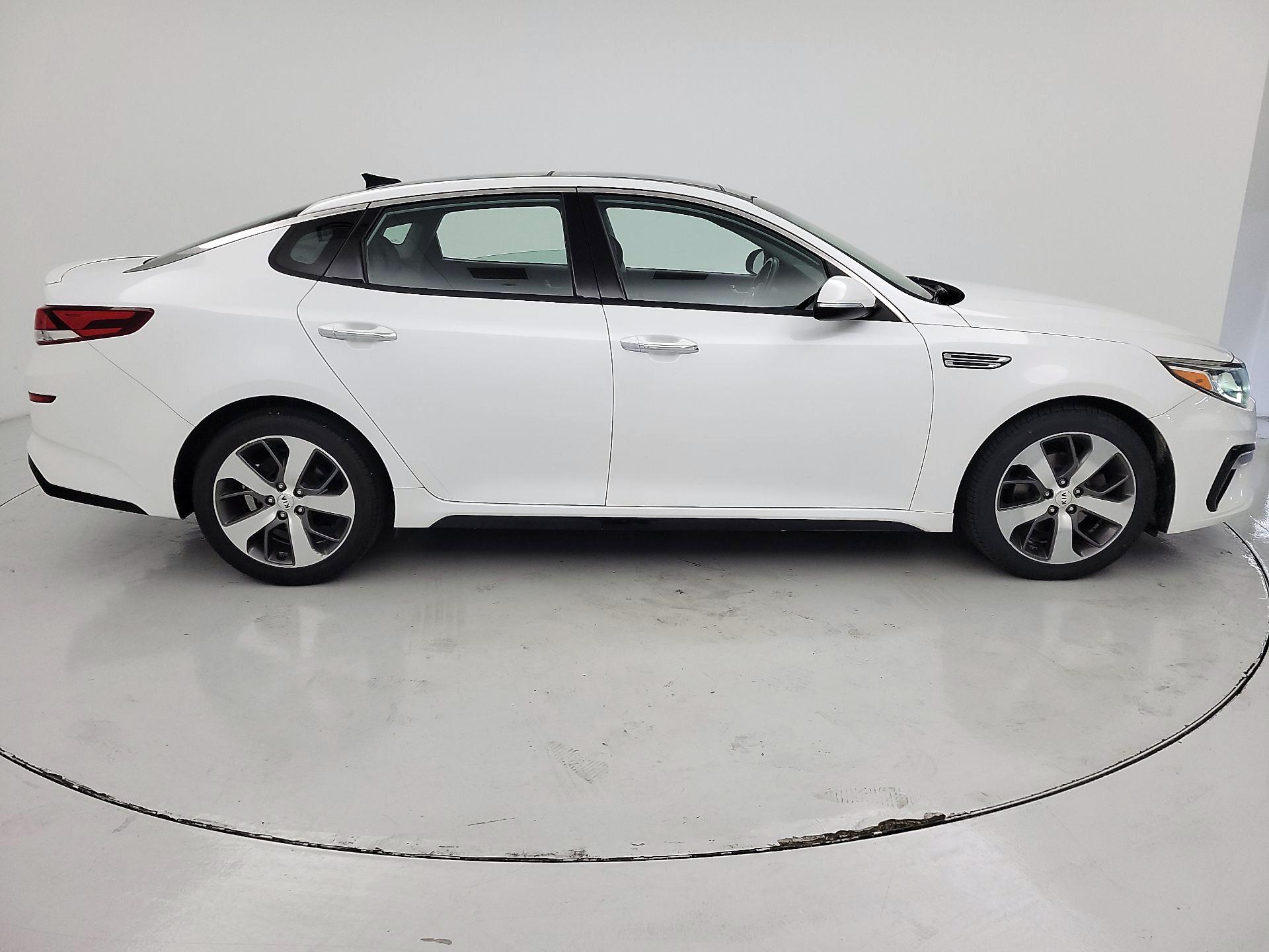 Thumbnail: 2020 Kia Optima - 4