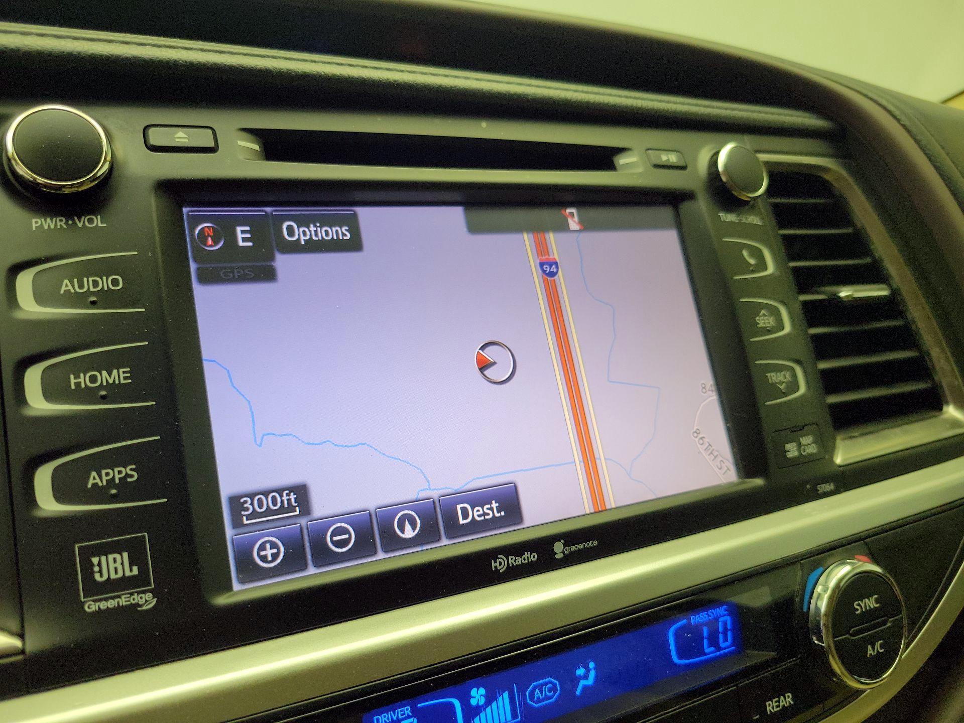 Thumbnail: 2015 Toyota Highlander - 14