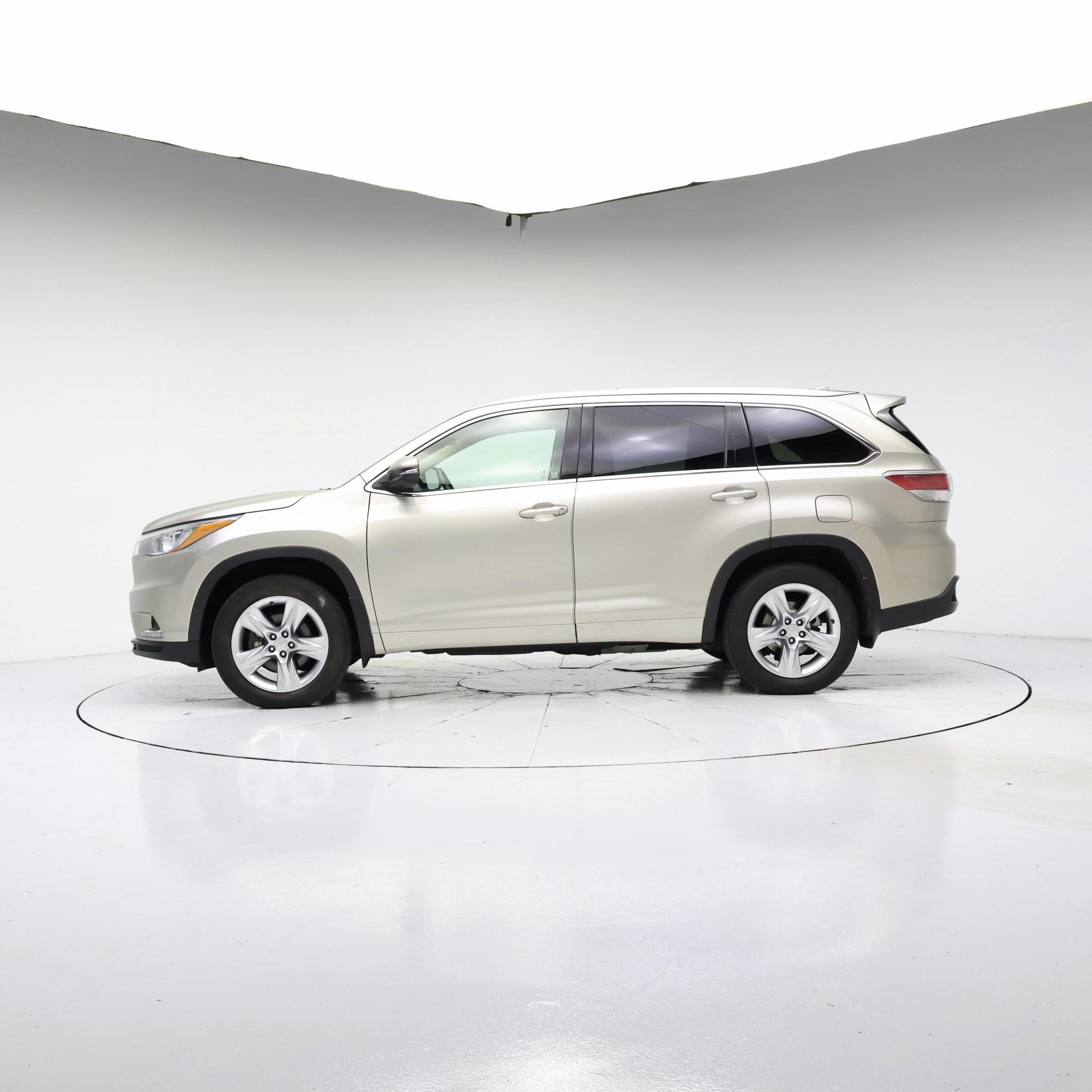 Thumbnail: 2015 Toyota Highlander - 3