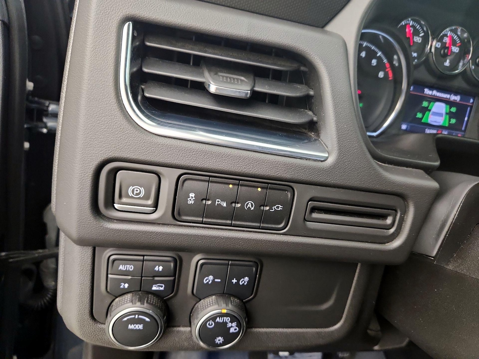 2021 Chevrolet Tahoe RST - Photo 14