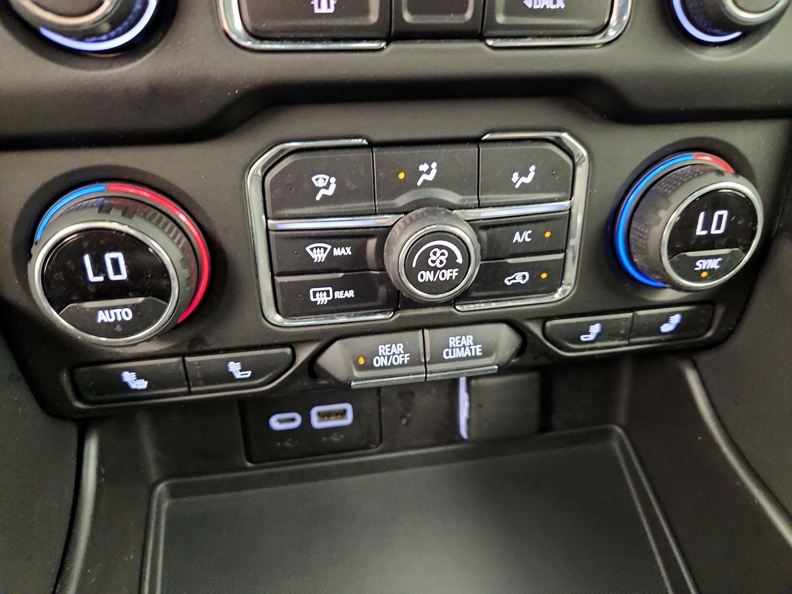 2021 Chevrolet Tahoe RST - Photo 17