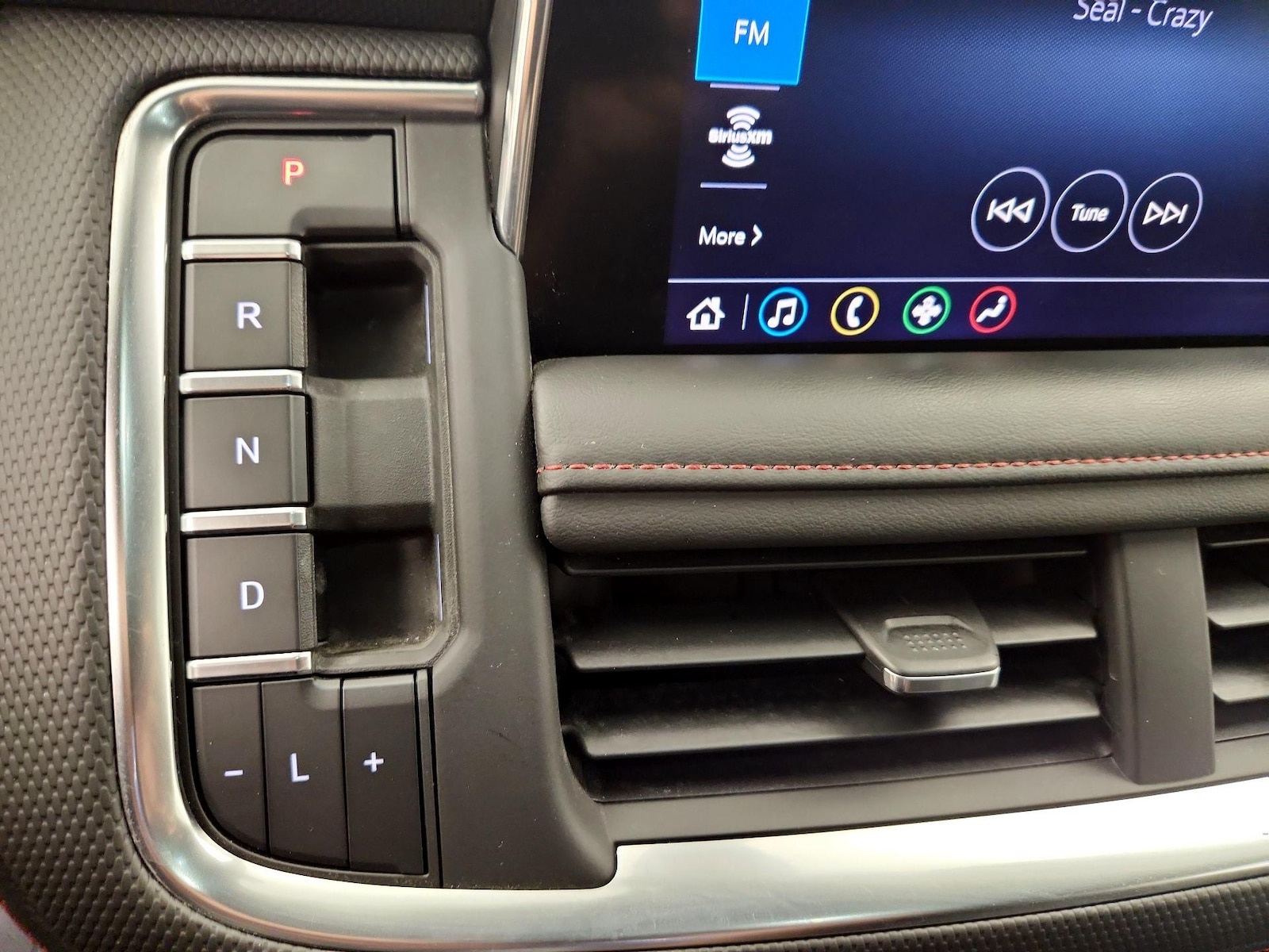2021 Chevrolet Tahoe RST - Photo 18