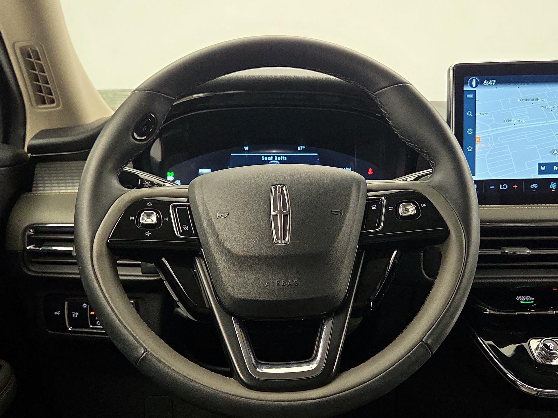 Thumbnail: 2023 Lincoln Corsair - 10