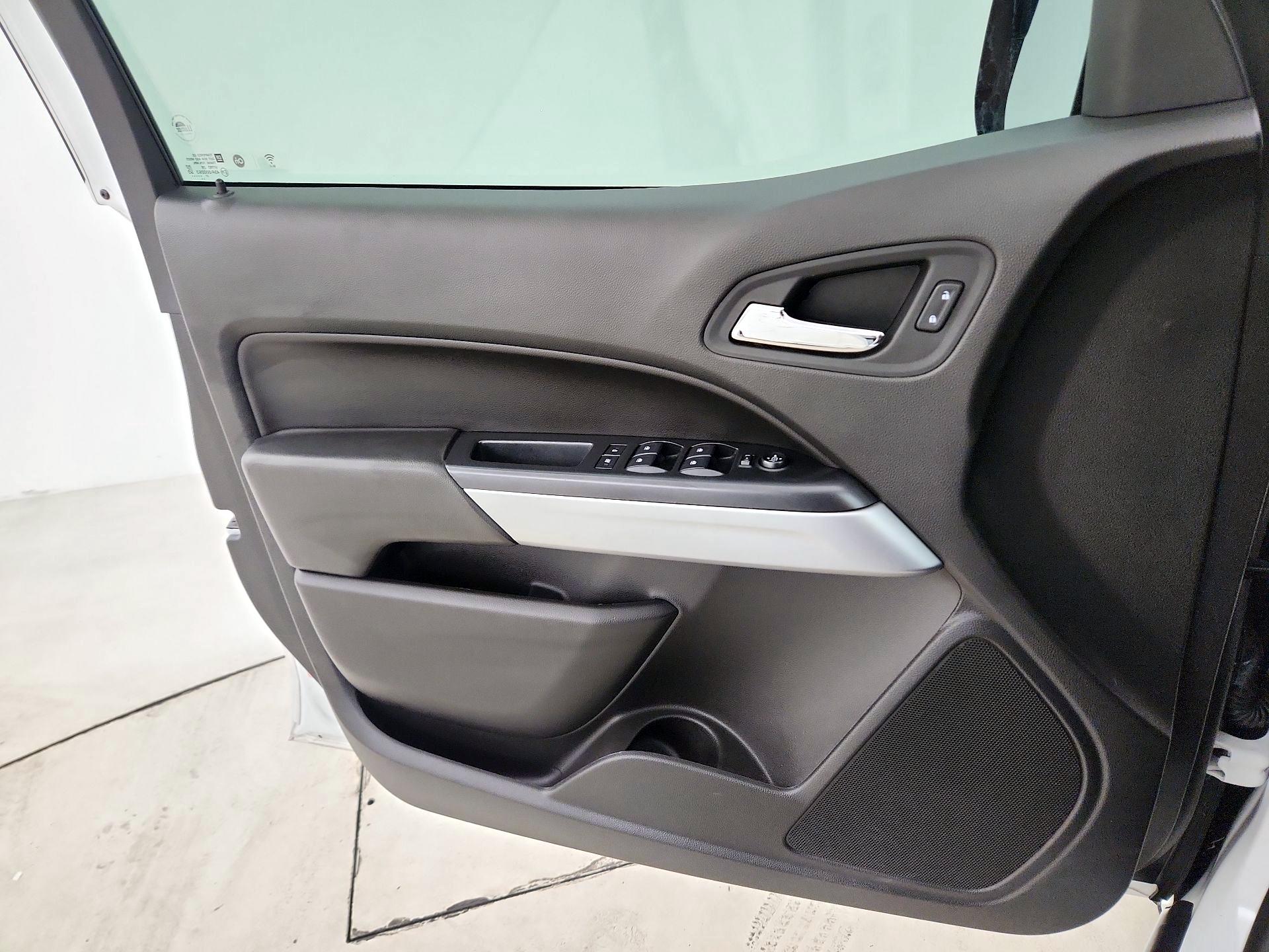 Thumbnail: 2022 Chevrolet Colorado - 12