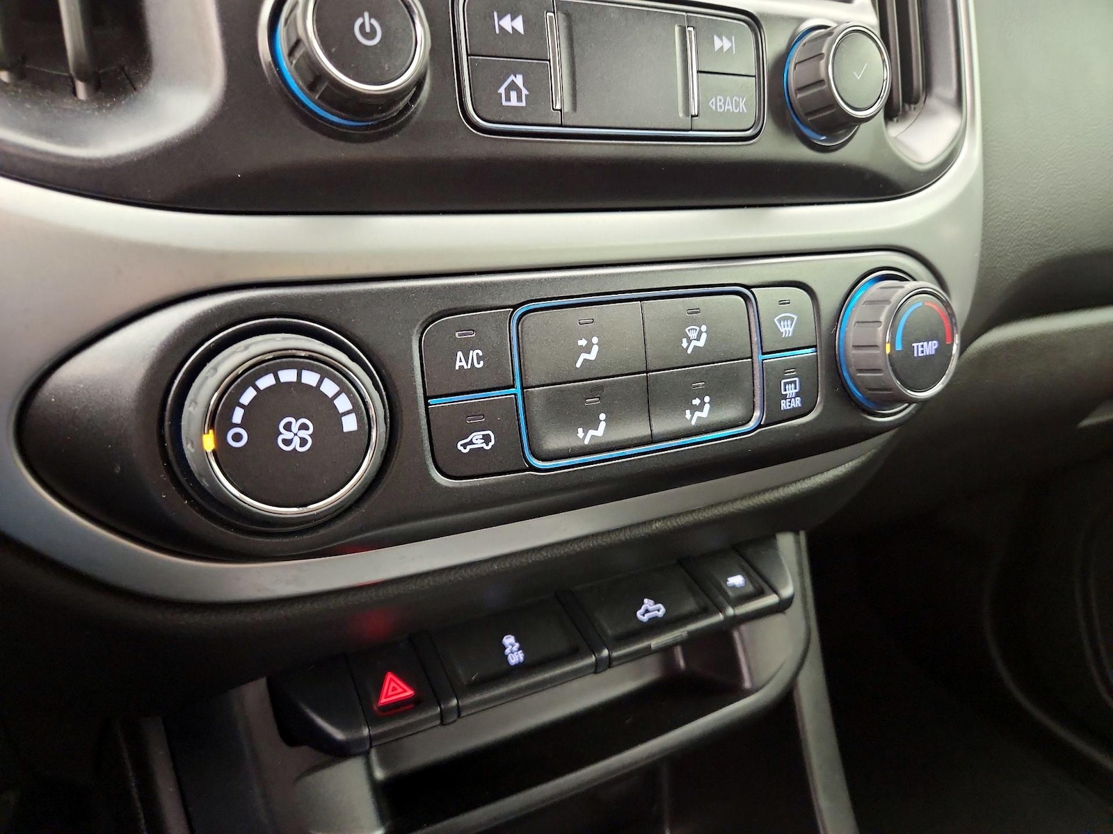 2022 Chevrolet Colorado LT - Photo 17