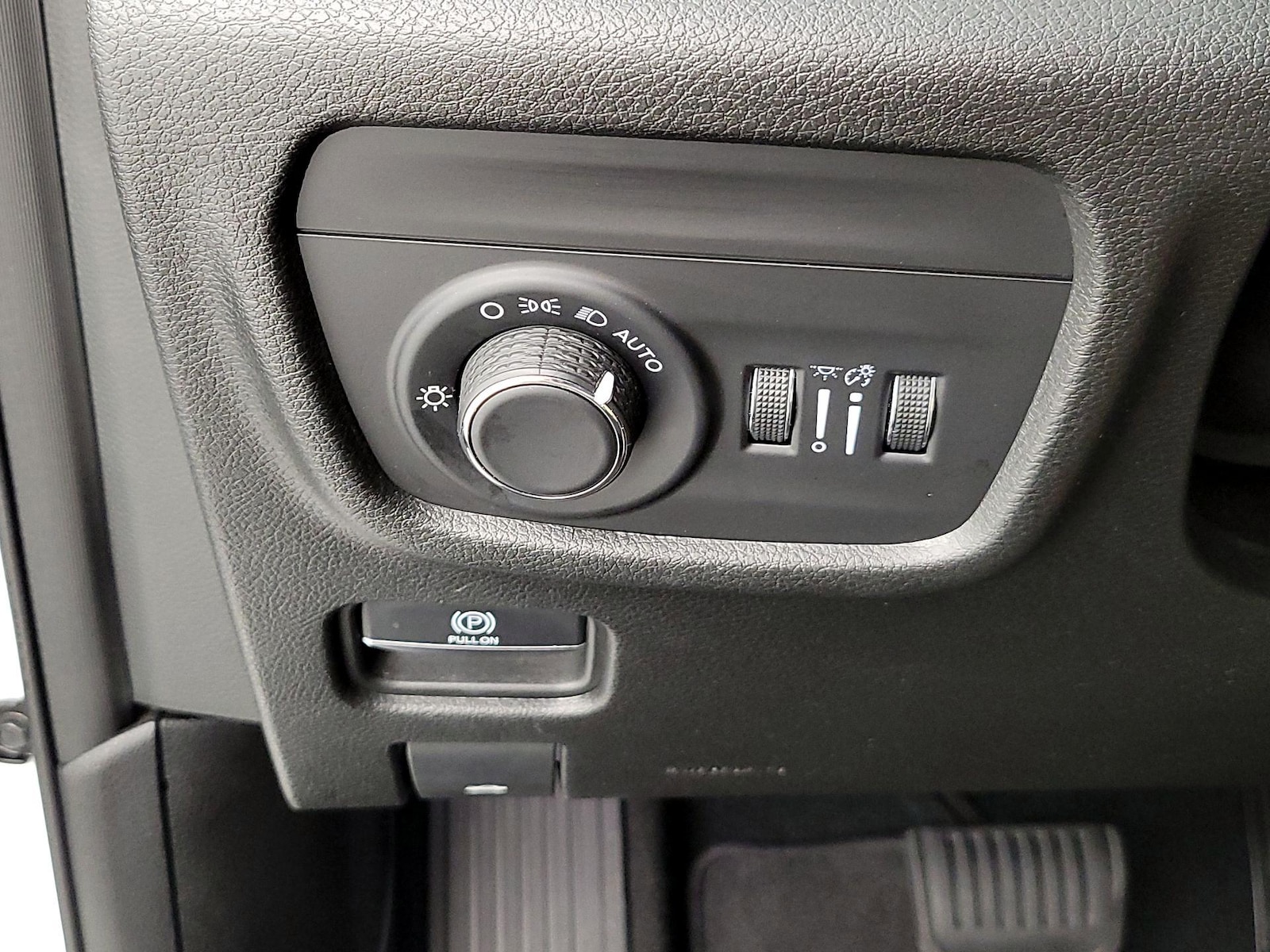 2023 Jeep Grand Cherokee Altitude - Photo 14