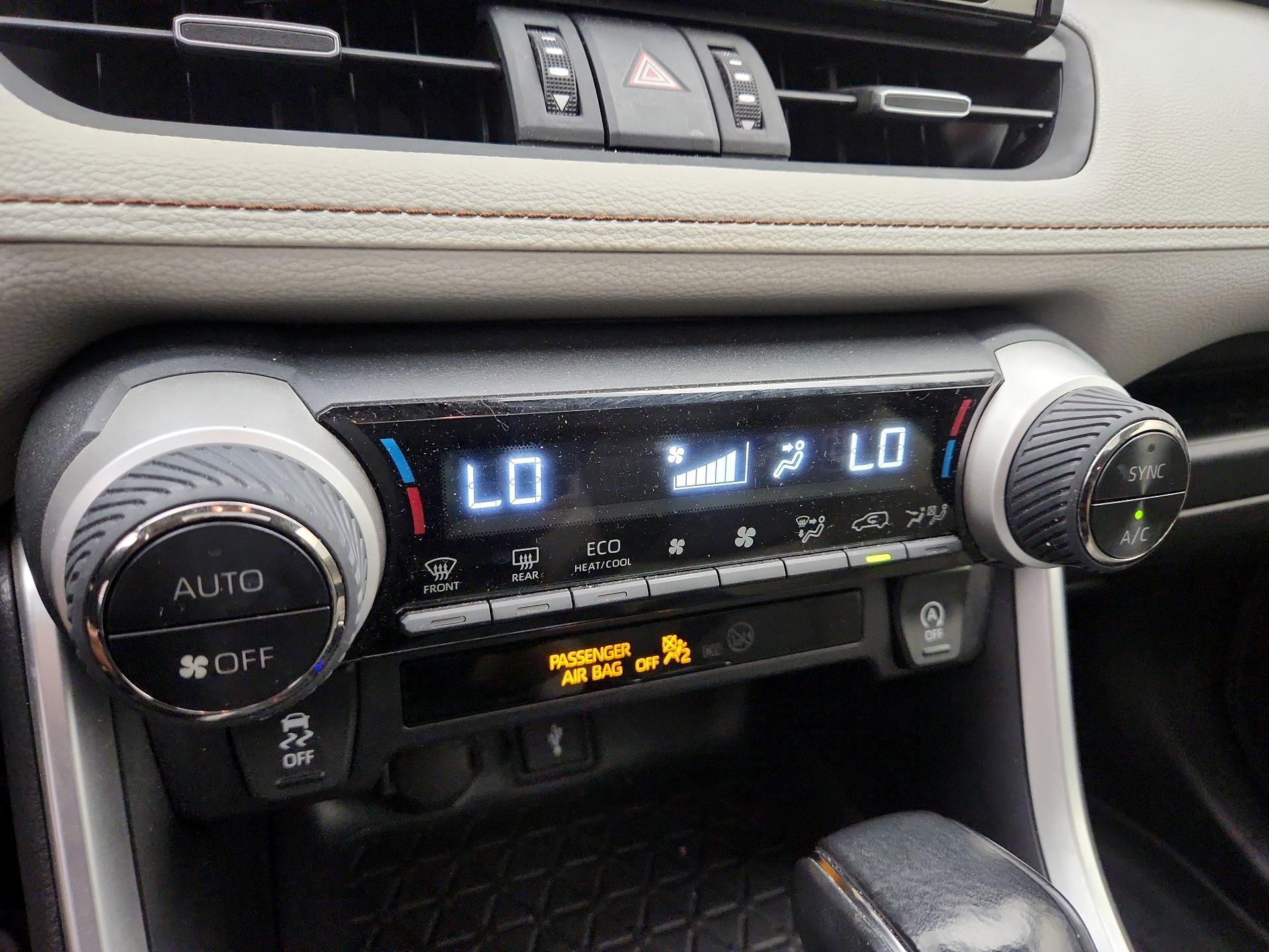 Thumbnail: 2020 Toyota RAV4 - 16