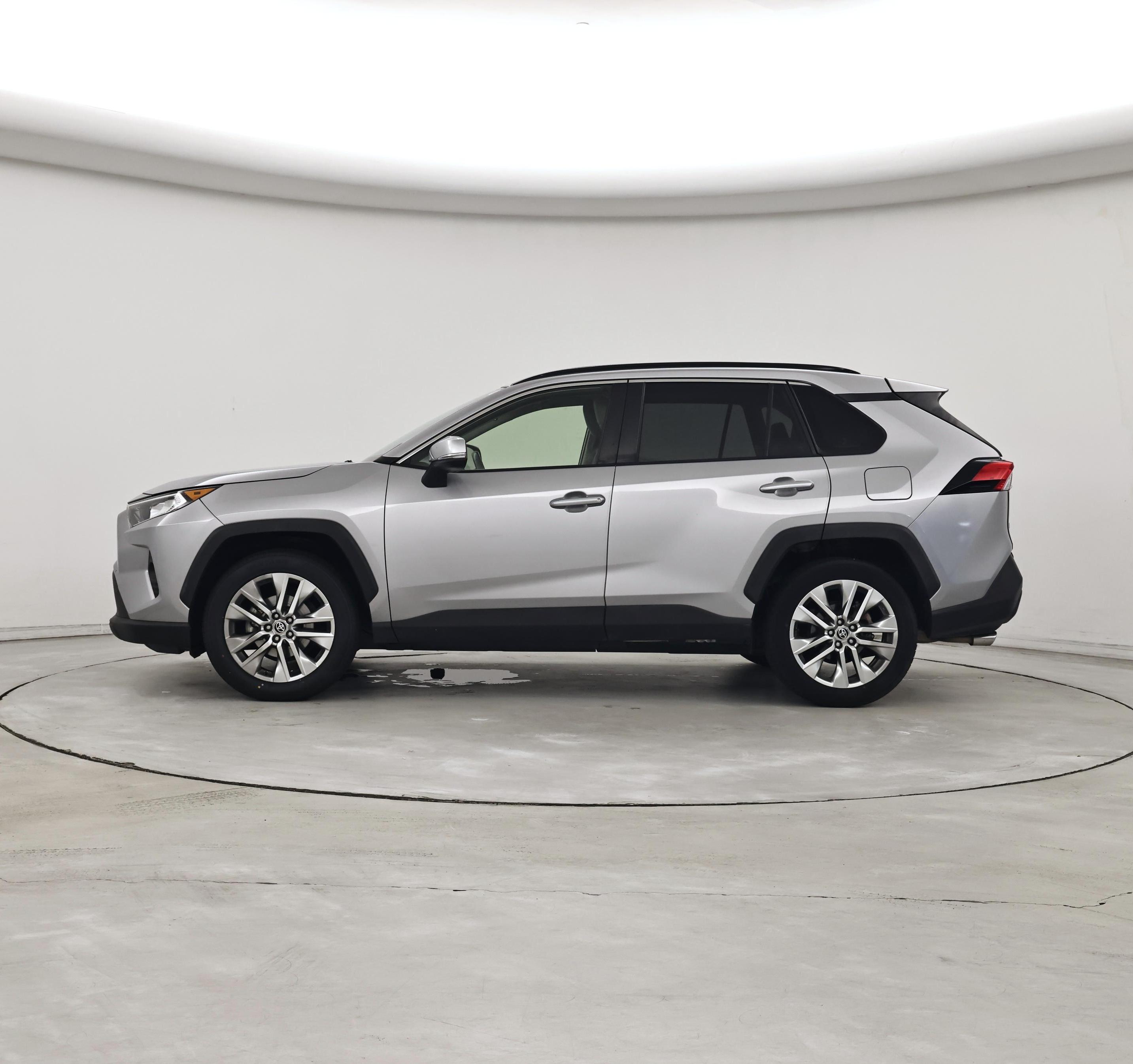 Thumbnail: 2020 Toyota RAV4 - 3