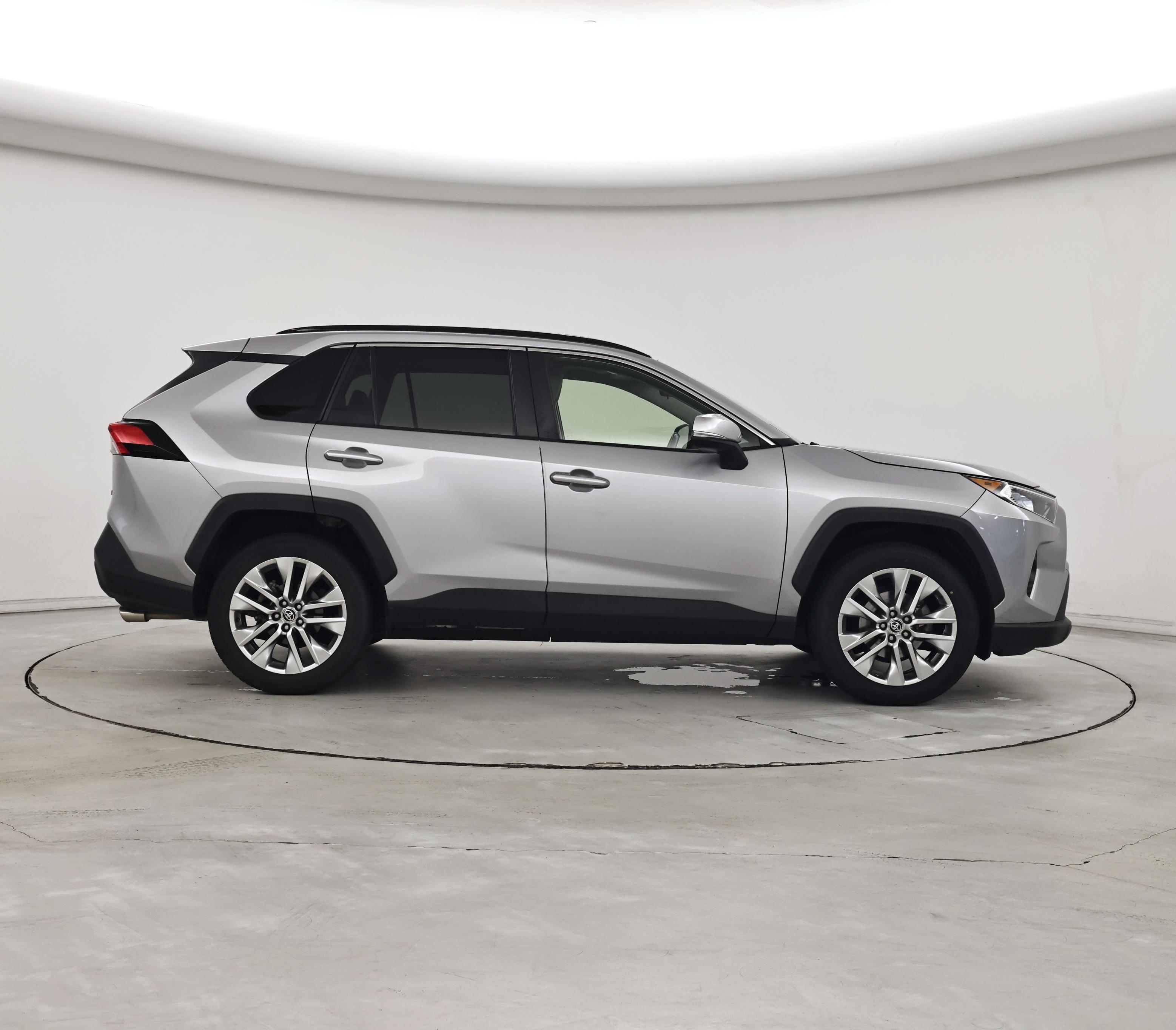 Thumbnail: 2020 Toyota RAV4 - 7