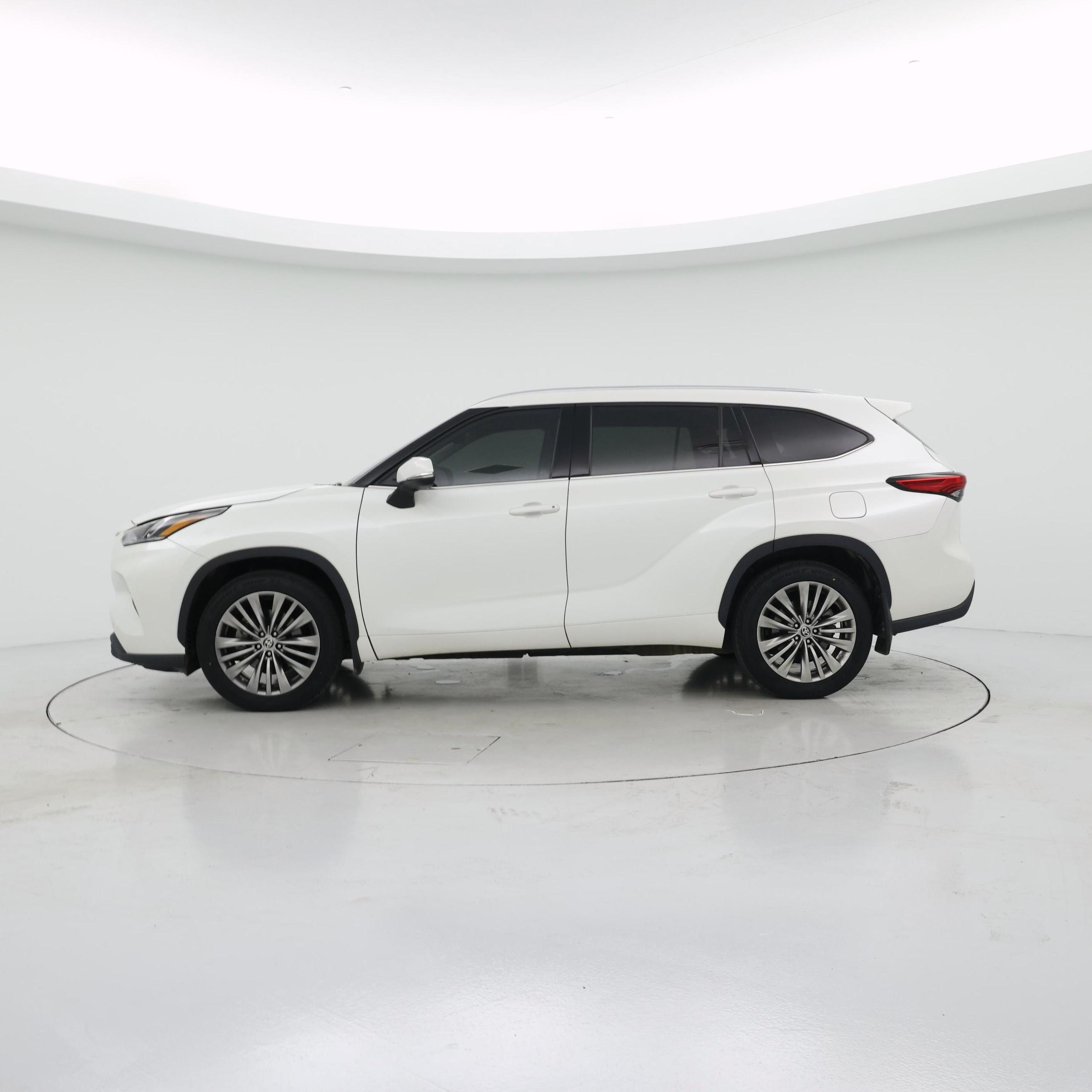 Thumbnail: 2020 Toyota Highlander - 3
