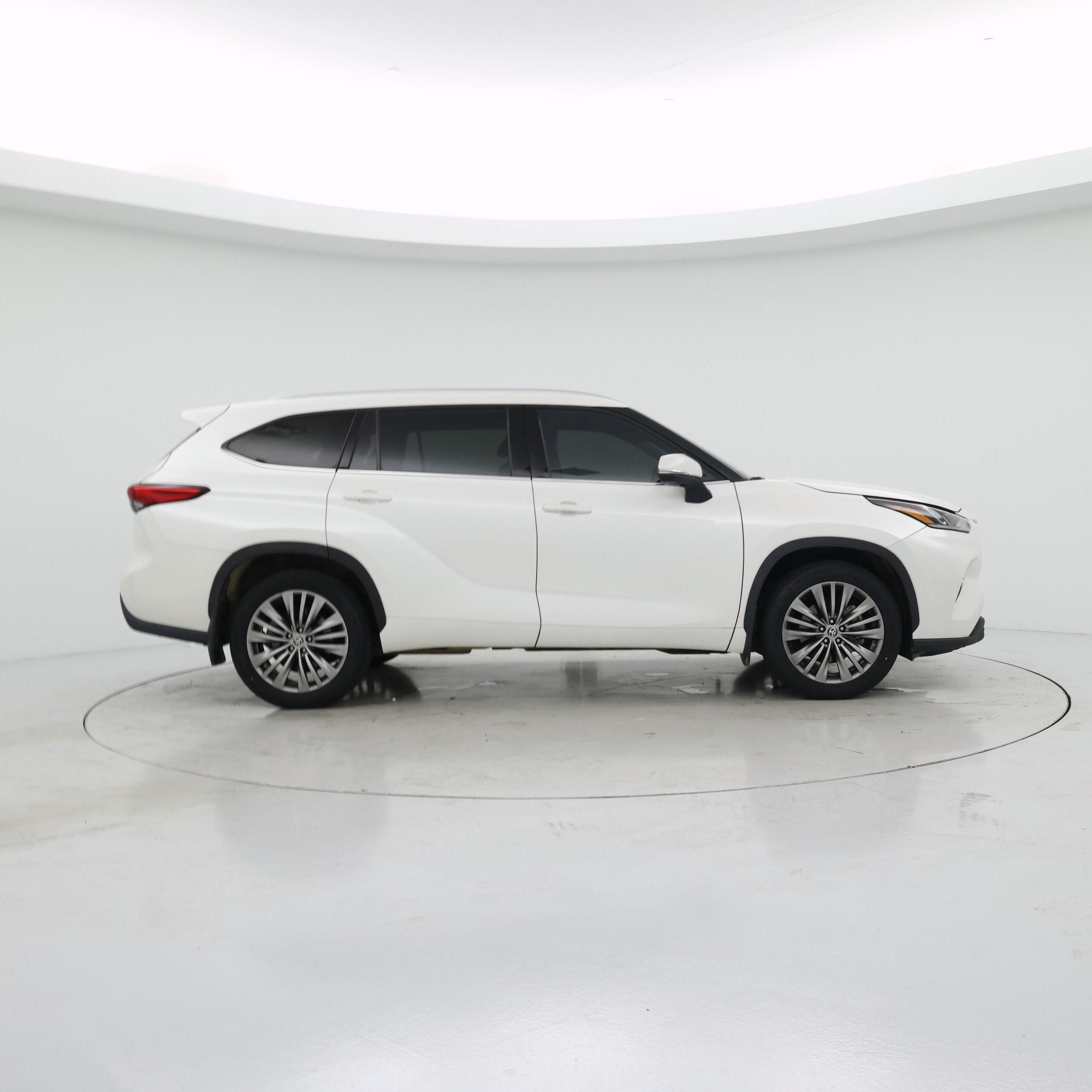 Thumbnail: 2020 Toyota Highlander - 7