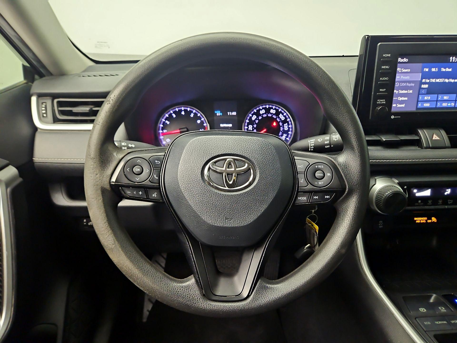 Thumbnail: 2020 Toyota RAV4 - 10