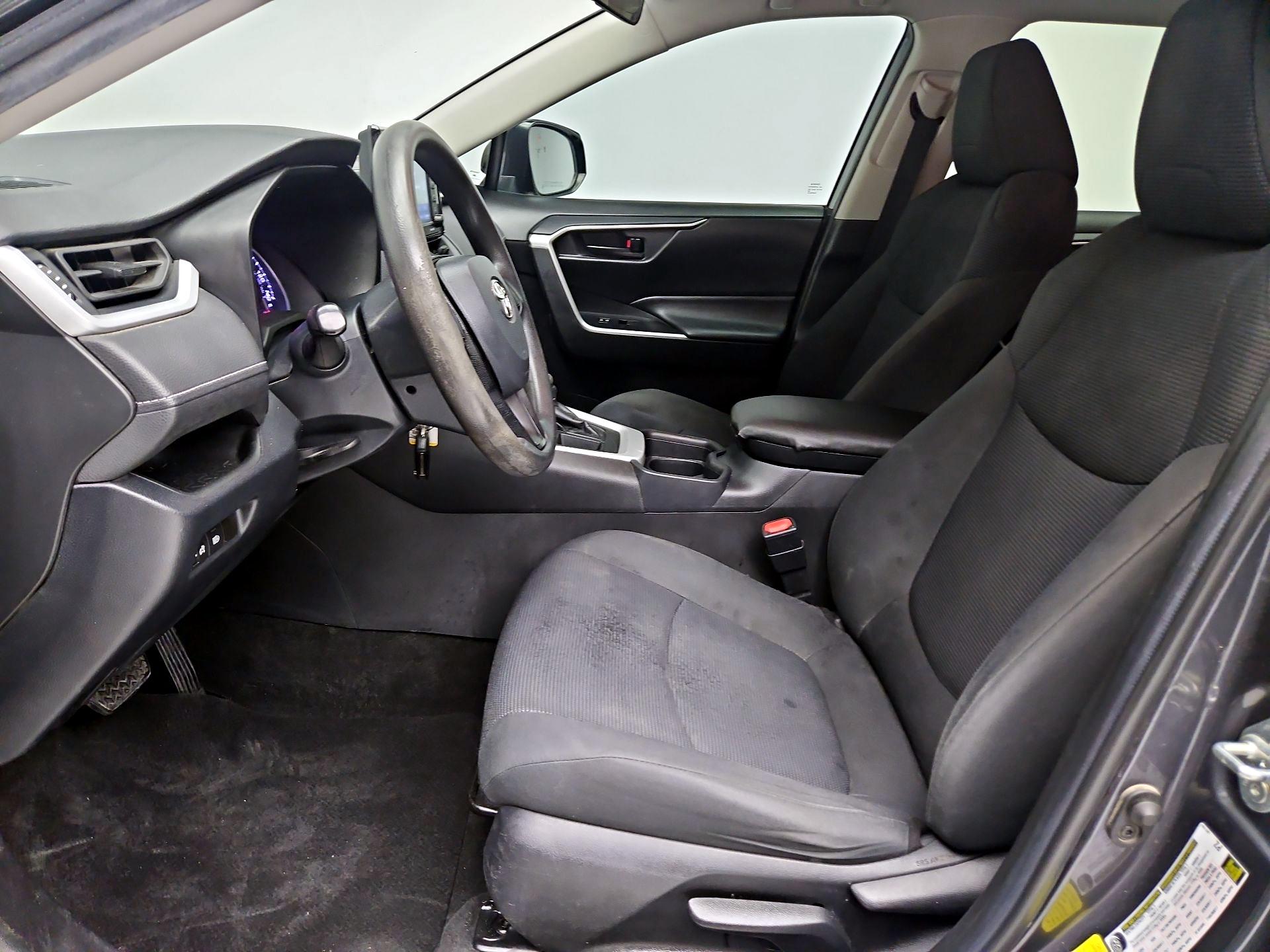 Thumbnail: 2020 Toyota RAV4 - 11