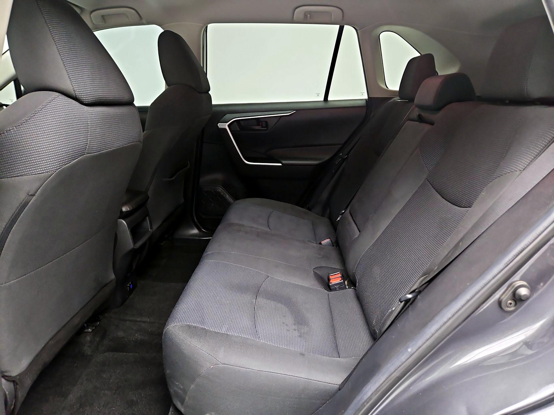 Thumbnail: 2020 Toyota RAV4 - 19