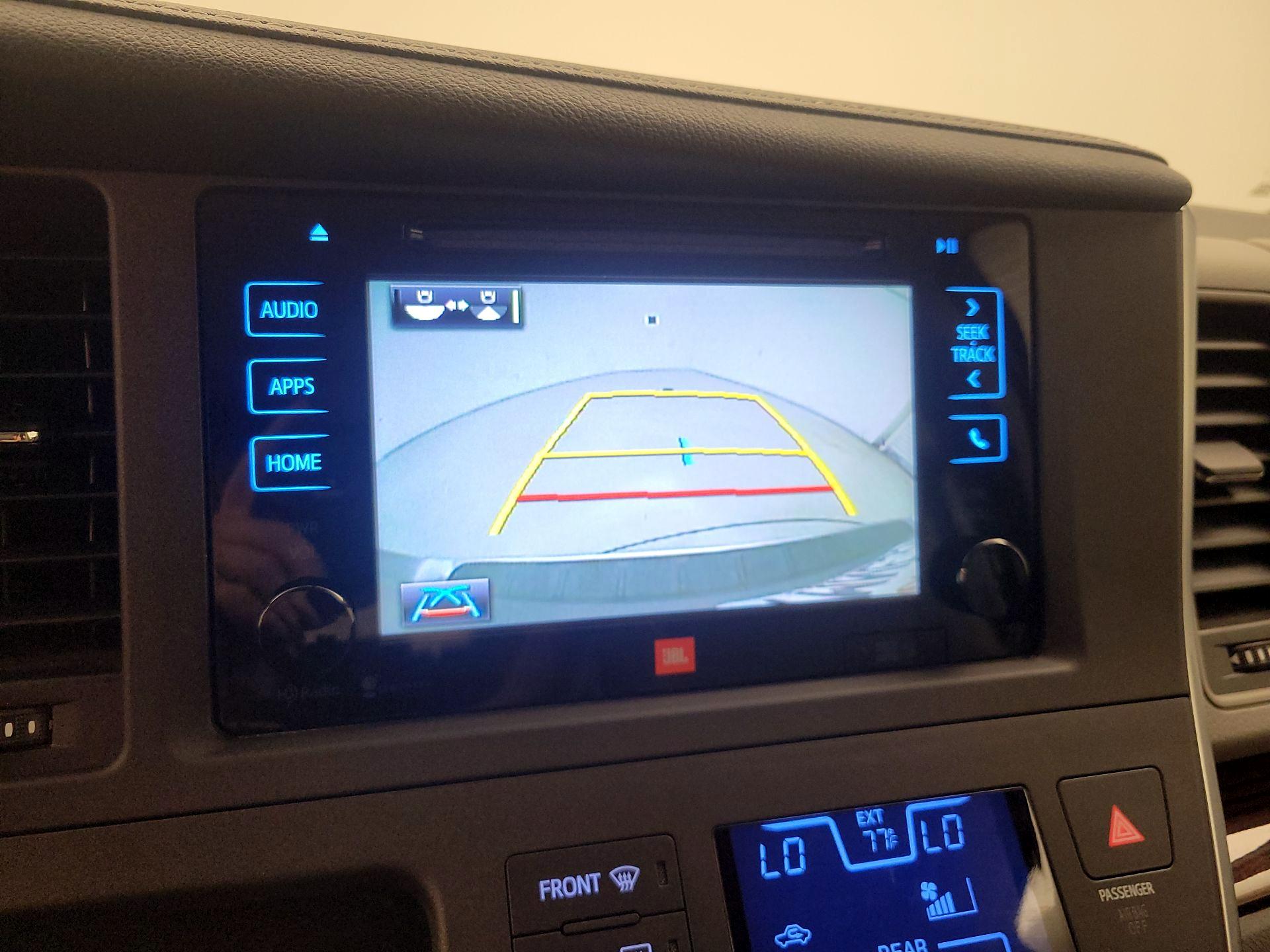 Thumbnail: 2015 Toyota Sienna - 15