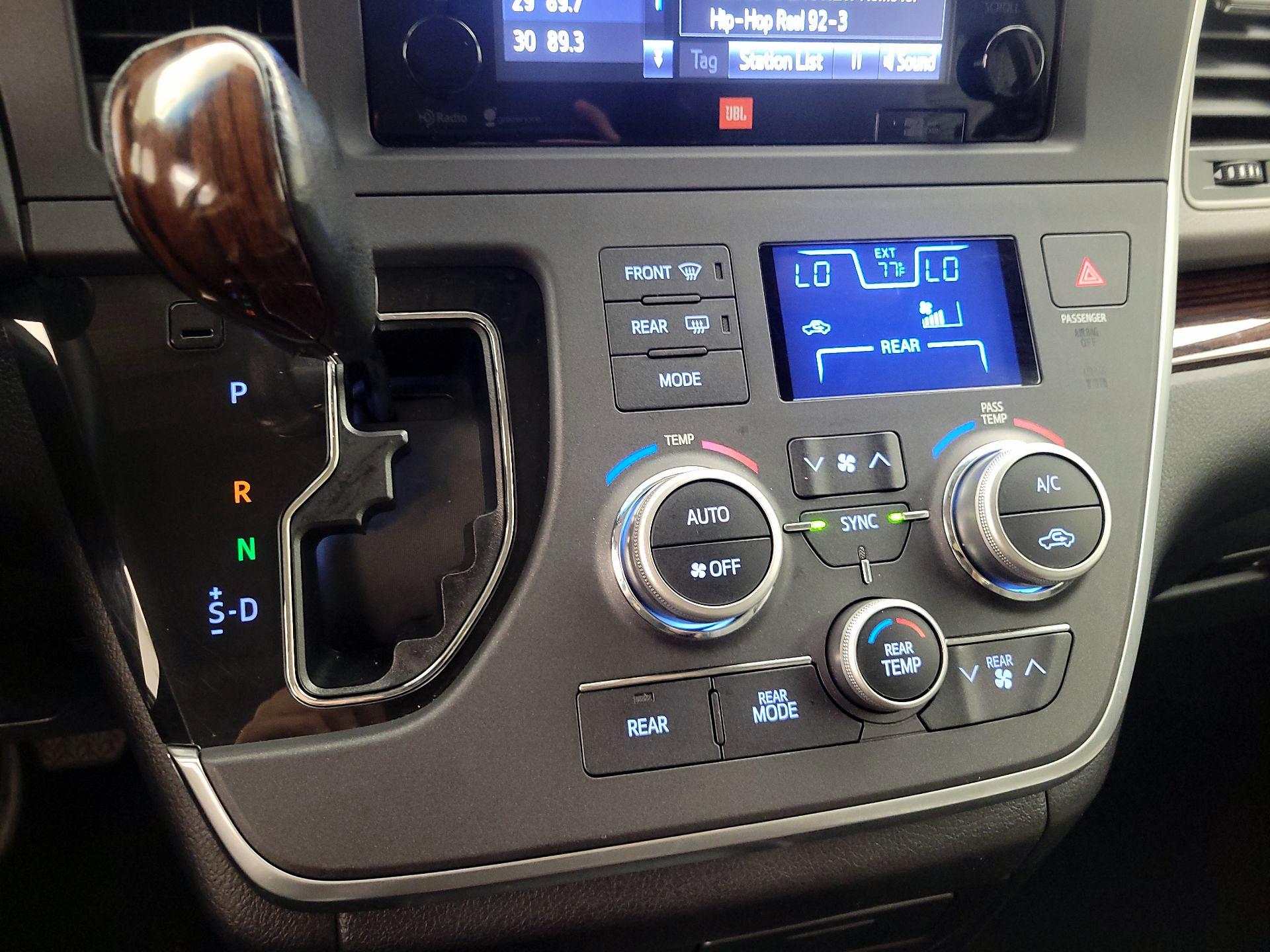 Thumbnail: 2015 Toyota Sienna - 17