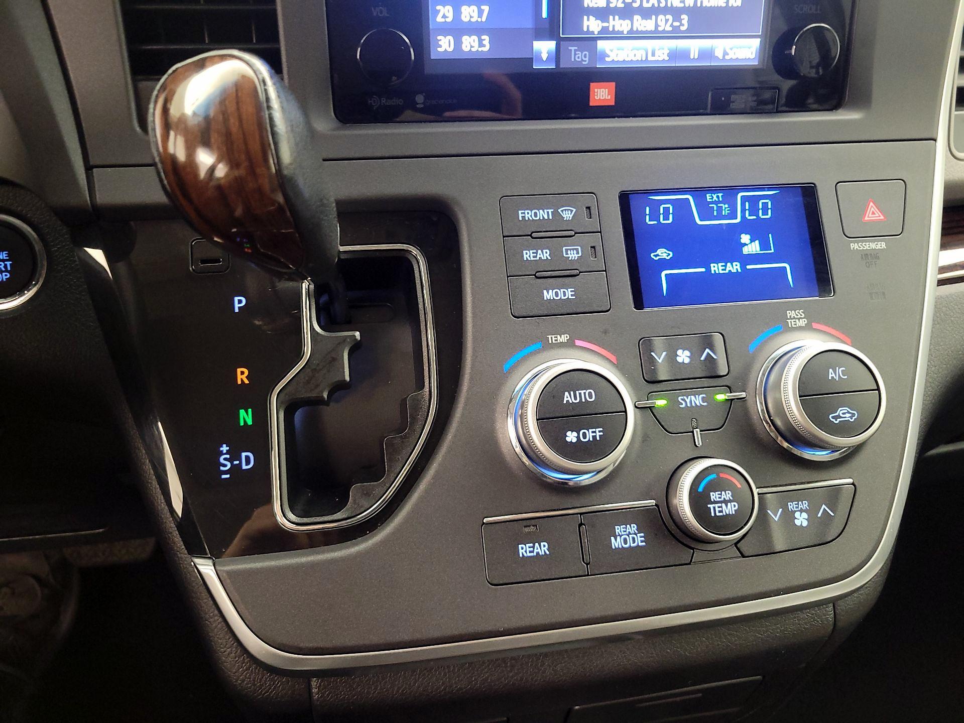 Thumbnail: 2015 Toyota Sienna - 18