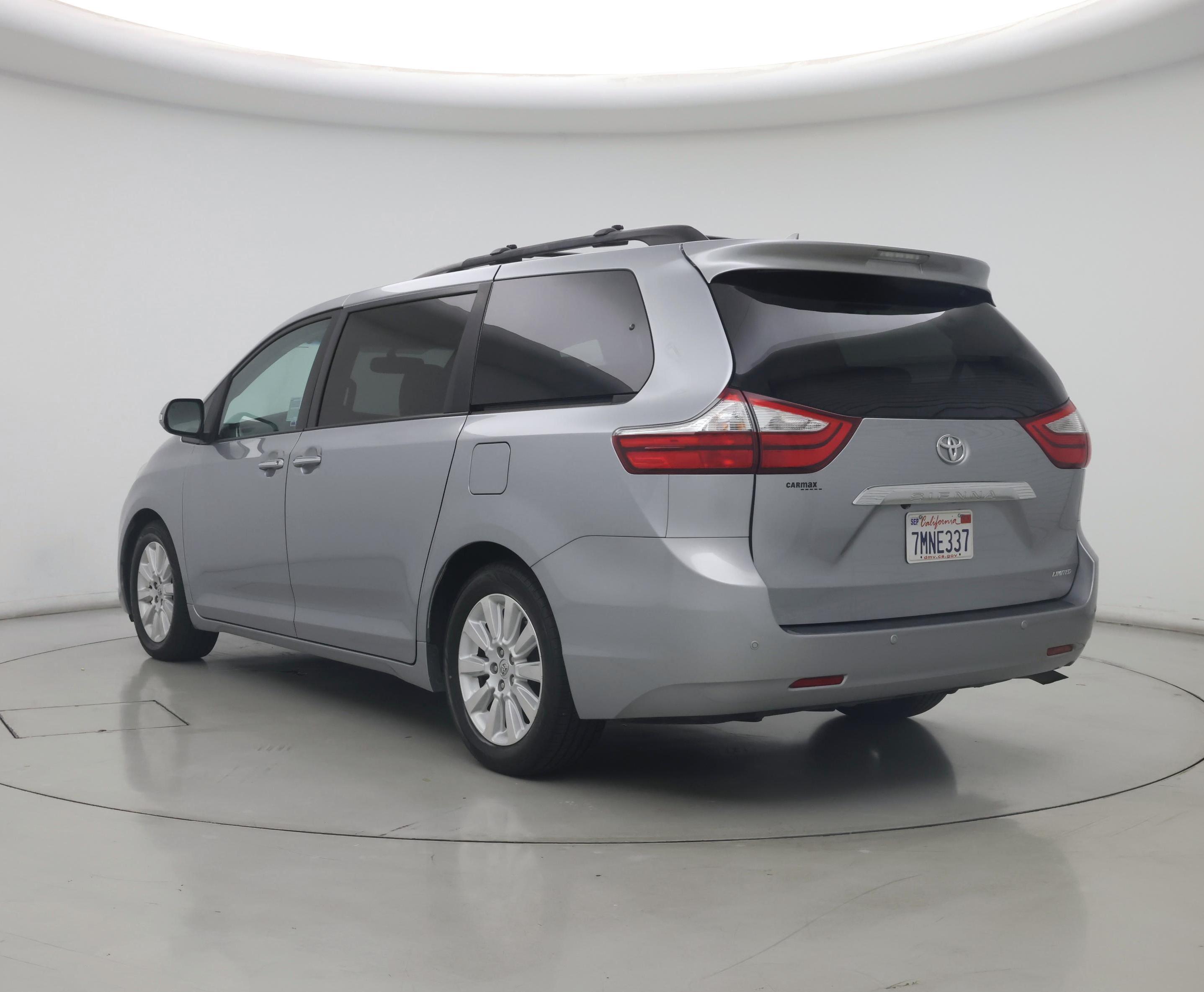 Thumbnail: 2015 Toyota Sienna - 2