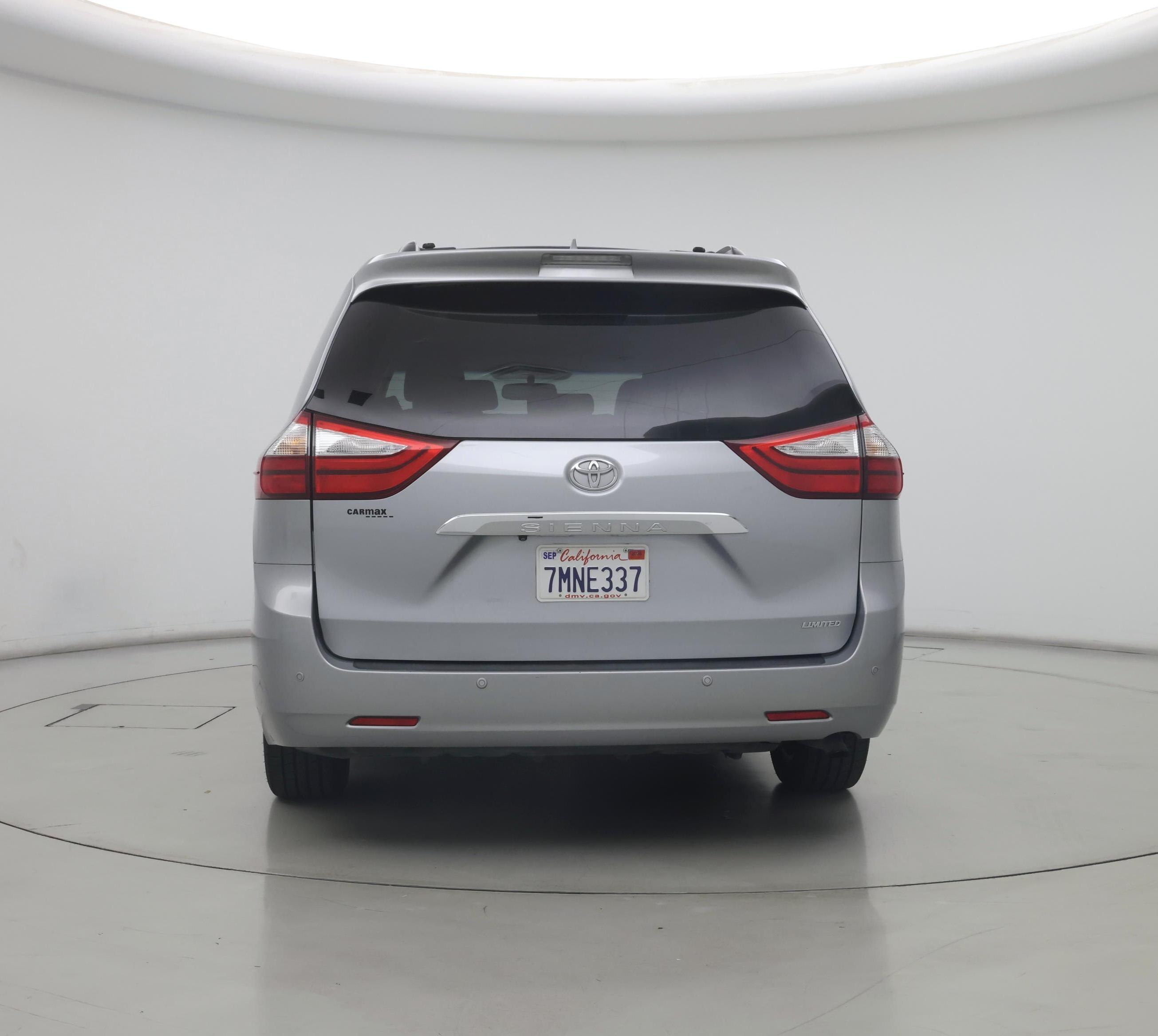Thumbnail: 2015 Toyota Sienna - 6