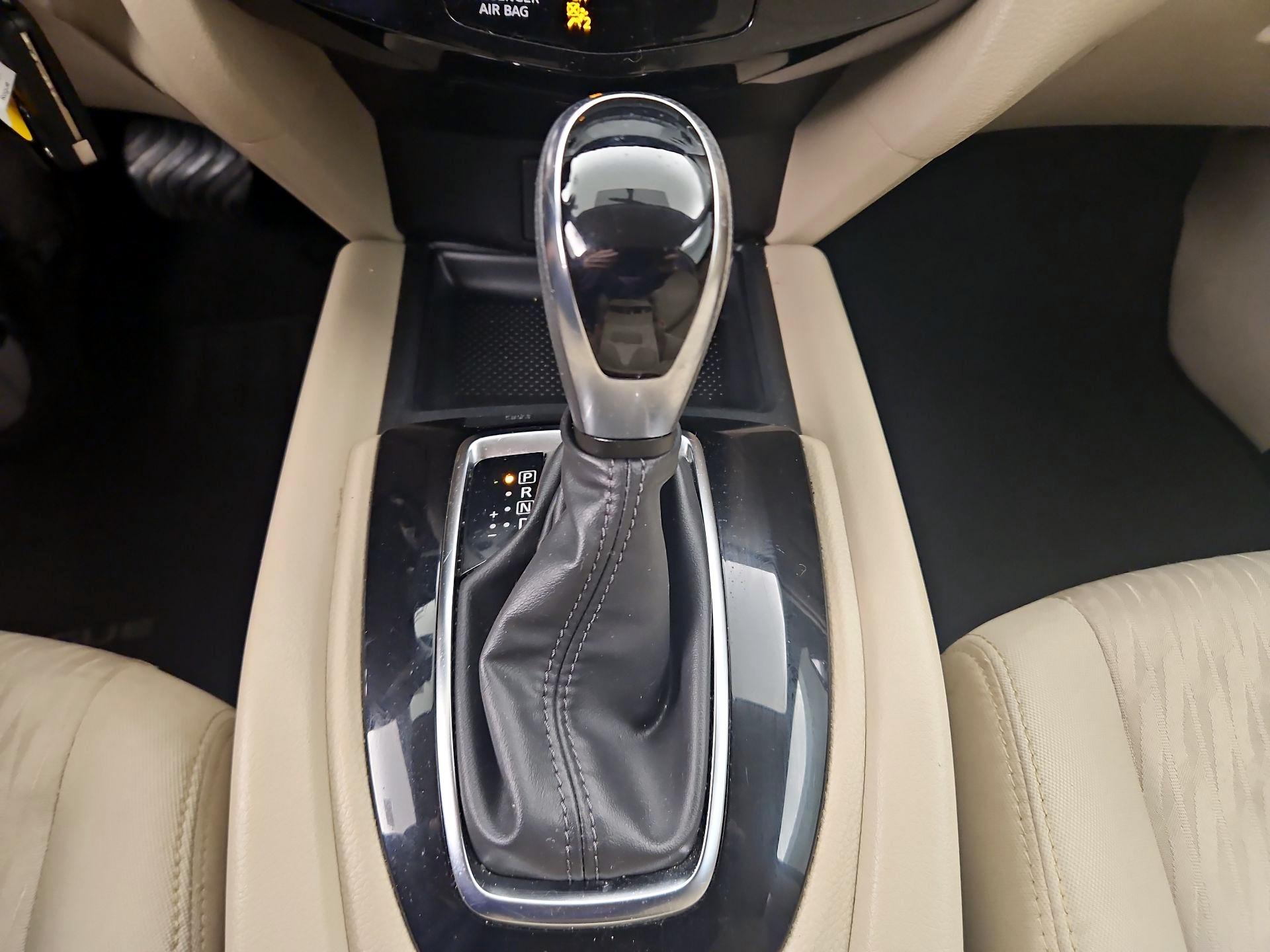 Thumbnail: 2017 Nissan Rogue - 17
