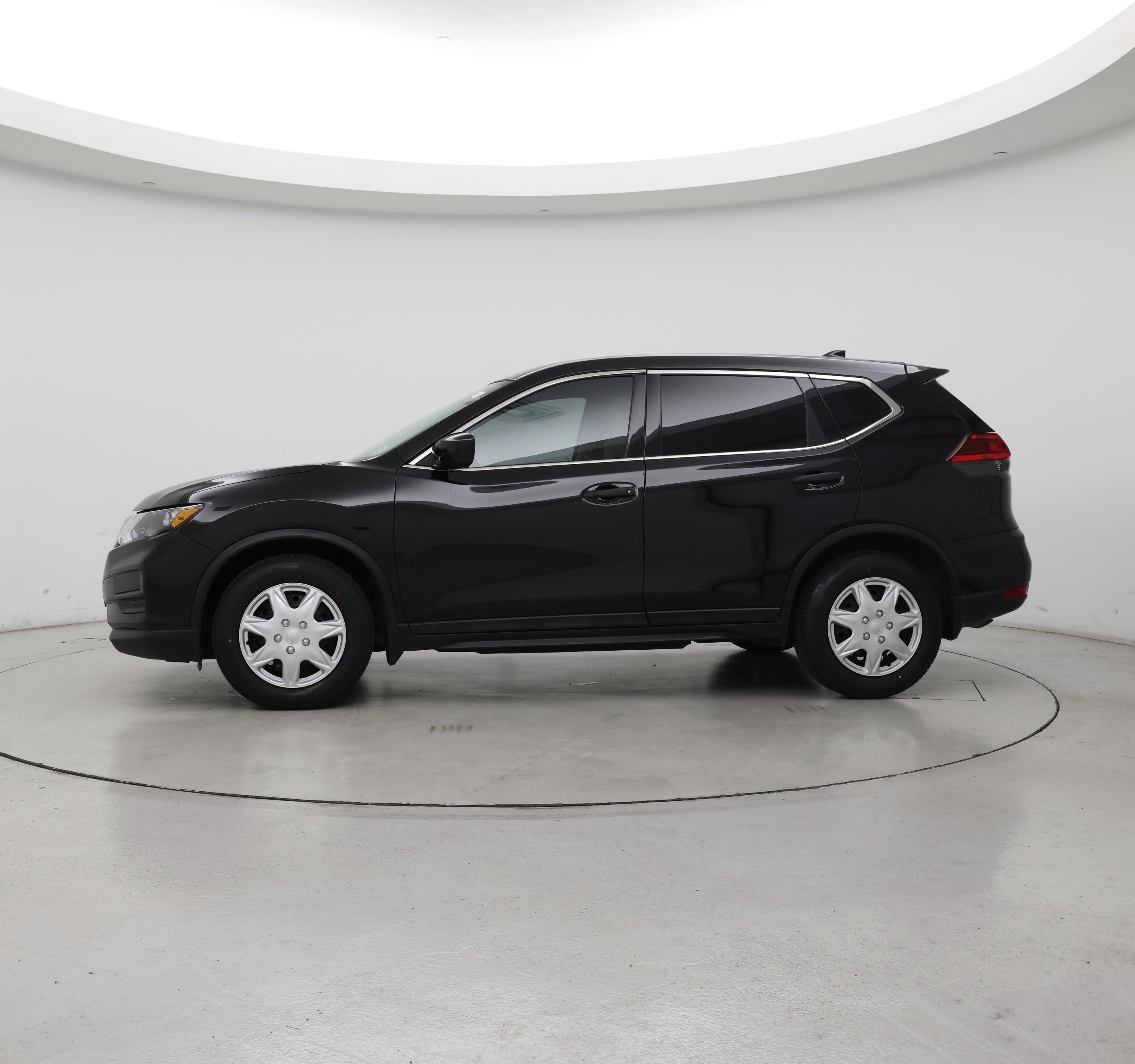 Thumbnail: 2017 Nissan Rogue - 3