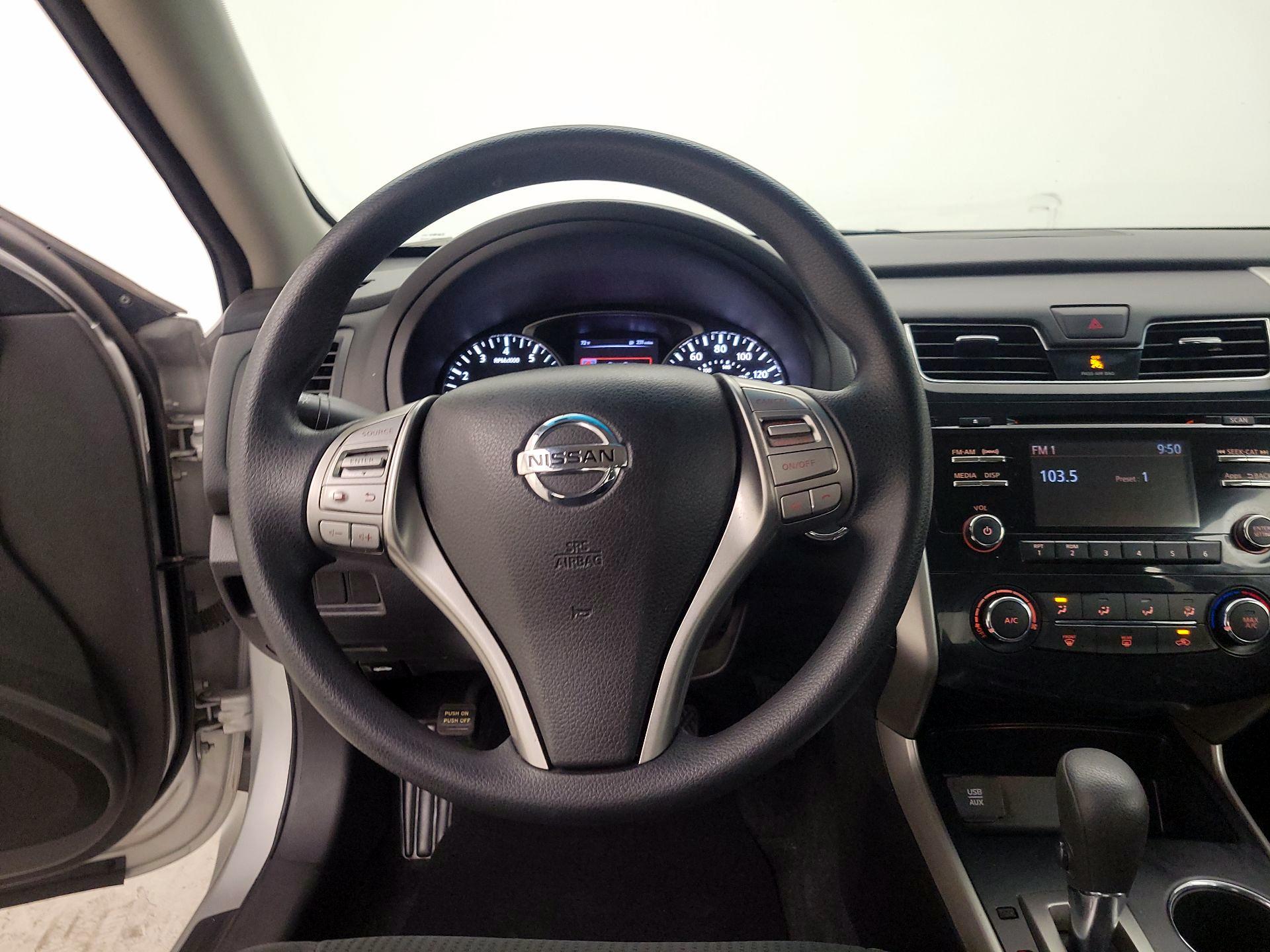 Thumbnail: 2015 Nissan Altima - 10
