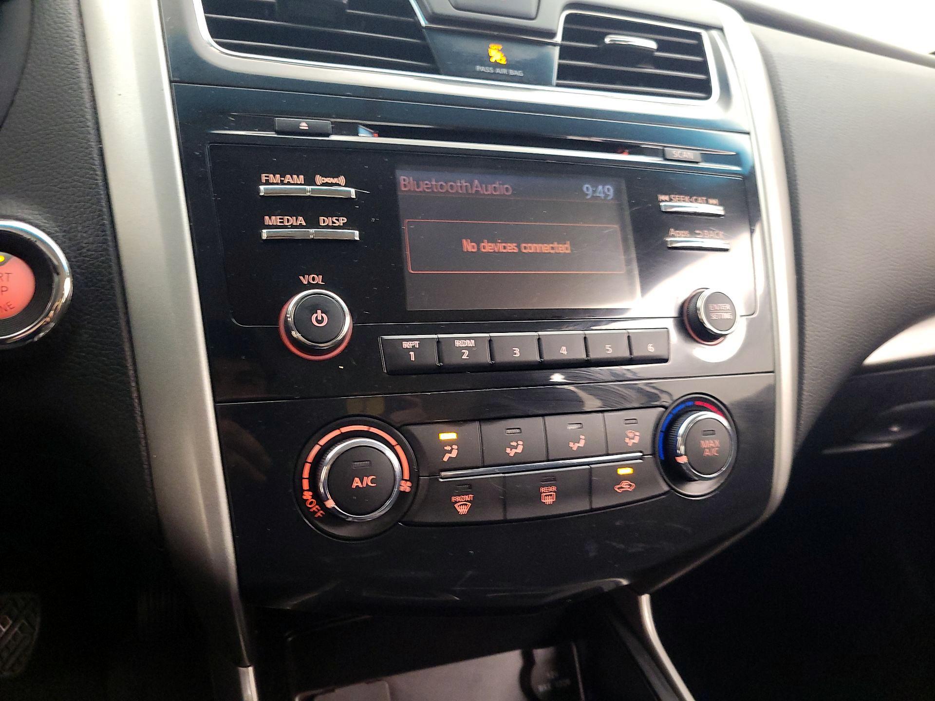 Thumbnail: 2015 Nissan Altima - 16