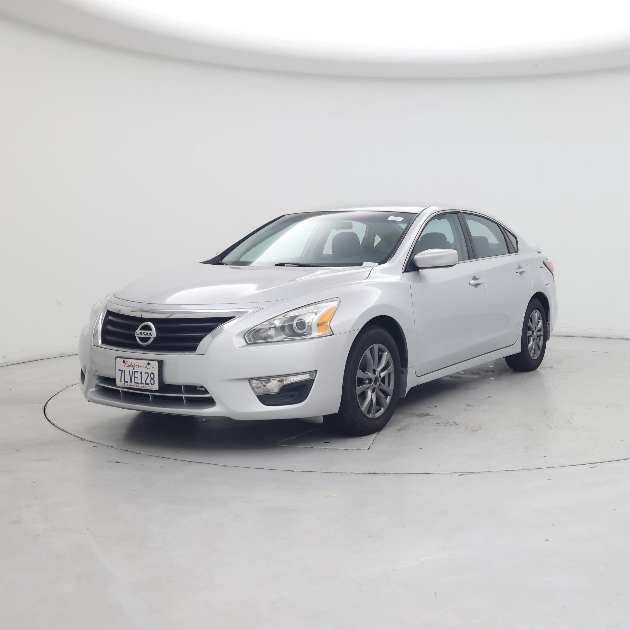 Thumbnail: 2015 Nissan Altima - 4