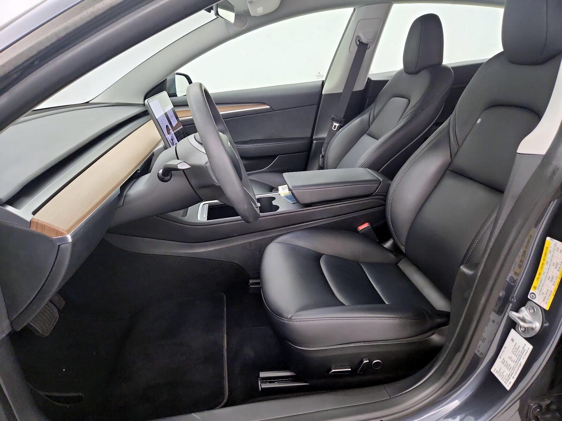 Thumbnail: 2023 Tesla Model 3 - 11