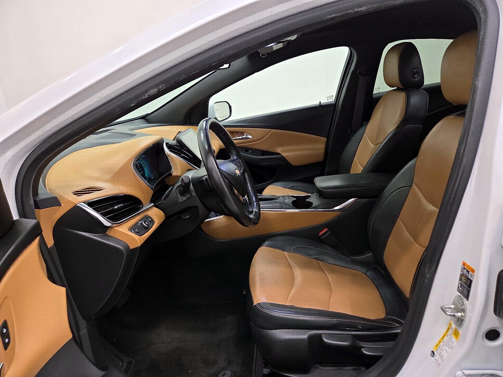 Thumbnail: 2017 Chevrolet Volt - 11