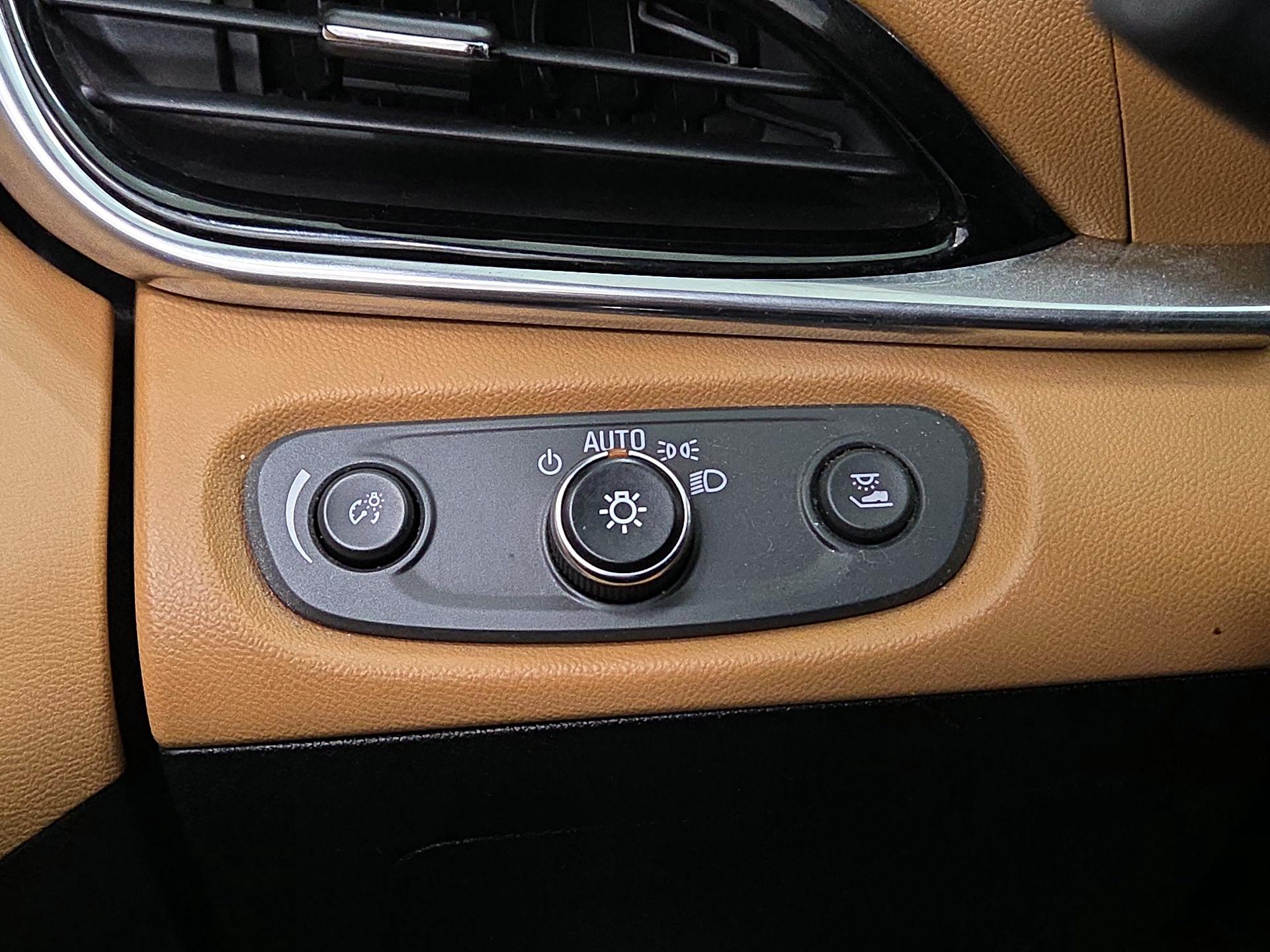 Thumbnail: 2017 Chevrolet Volt - 13