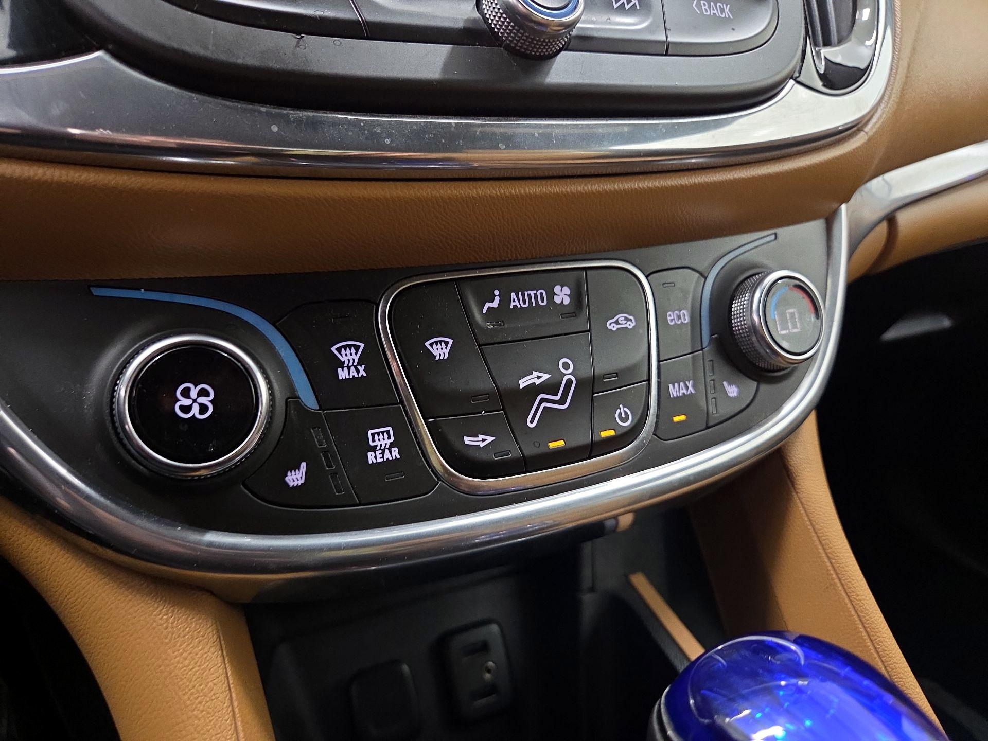 Thumbnail: 2017 Chevrolet Volt - 16